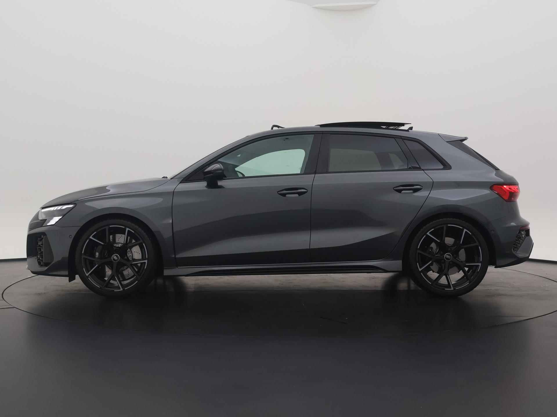 Audi RS3 Sportback 2.5 TFSI 400PK quattro | Pano.dak | RS-Sportuitlaat | Keyless entry | Matrix LED | Adapt. cruise | 19'' | Alcantara stuur | Top view camera | B&O - 5/21