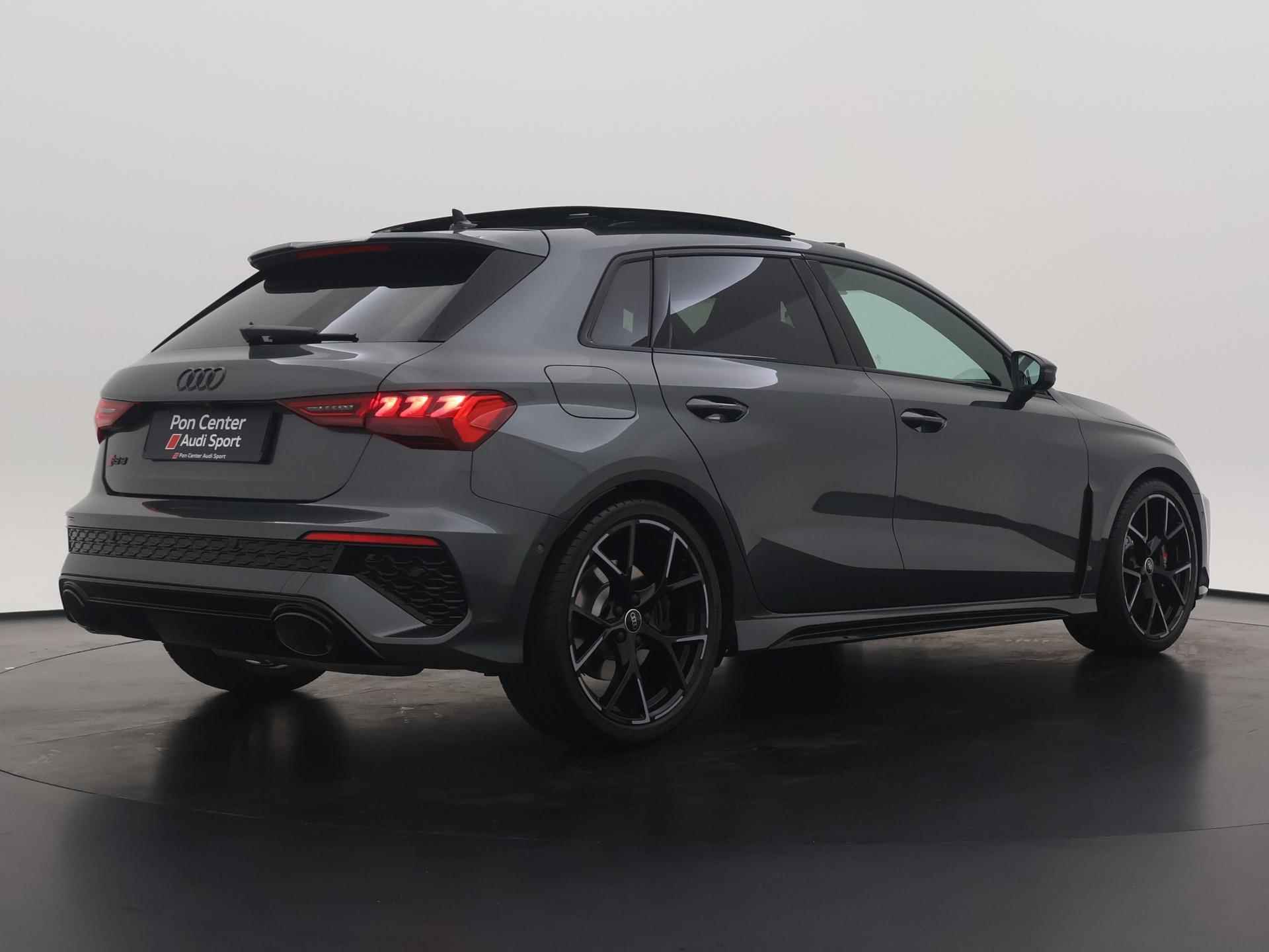 Audi RS3 Sportback 2.5 TFSI 400PK quattro | Pano.dak | RS-Sportuitlaat | Keyless entry | Matrix LED | Adapt. cruise | 19'' | Alcantara stuur | Top view camera | B&O - 6/21