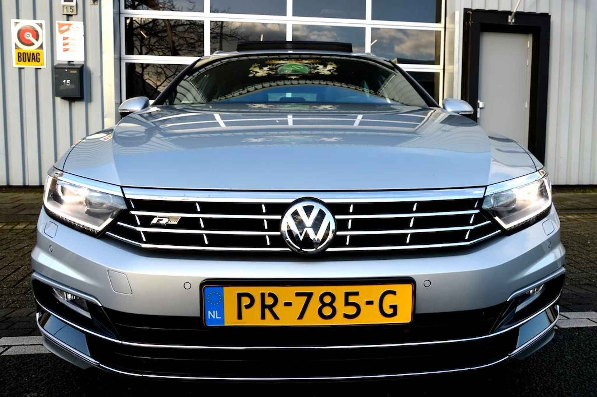 Volkswagen Passat Variant Highline R LEER/NAVI/CAM360º/PANO - 3/45