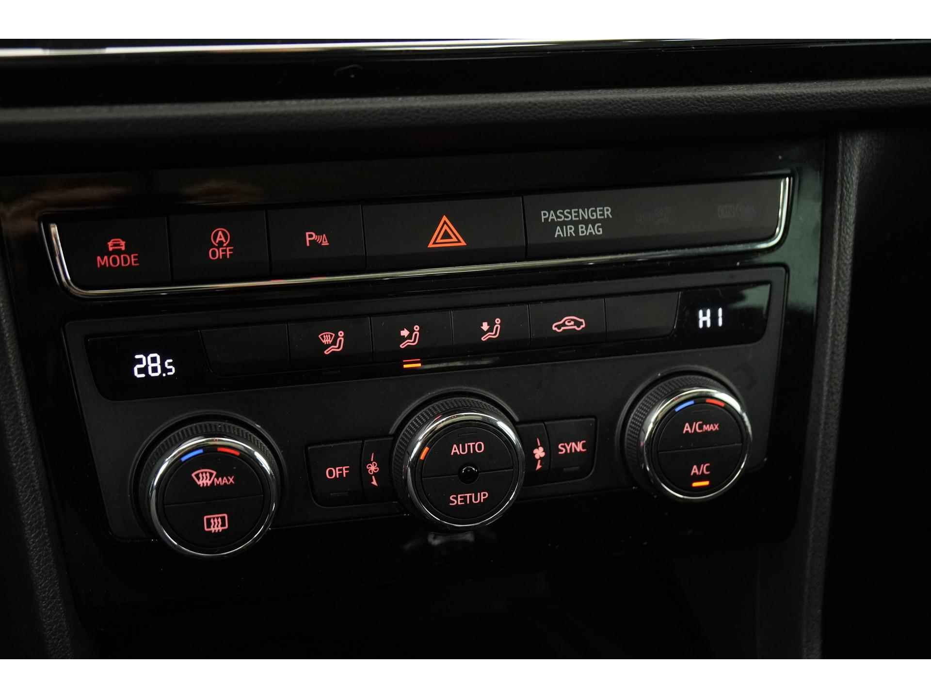 SEAT León ST 1.5 TSI FR Black Edition DSG | Digital Cockpit | Panoramadak | Zondag Open! - 12/44