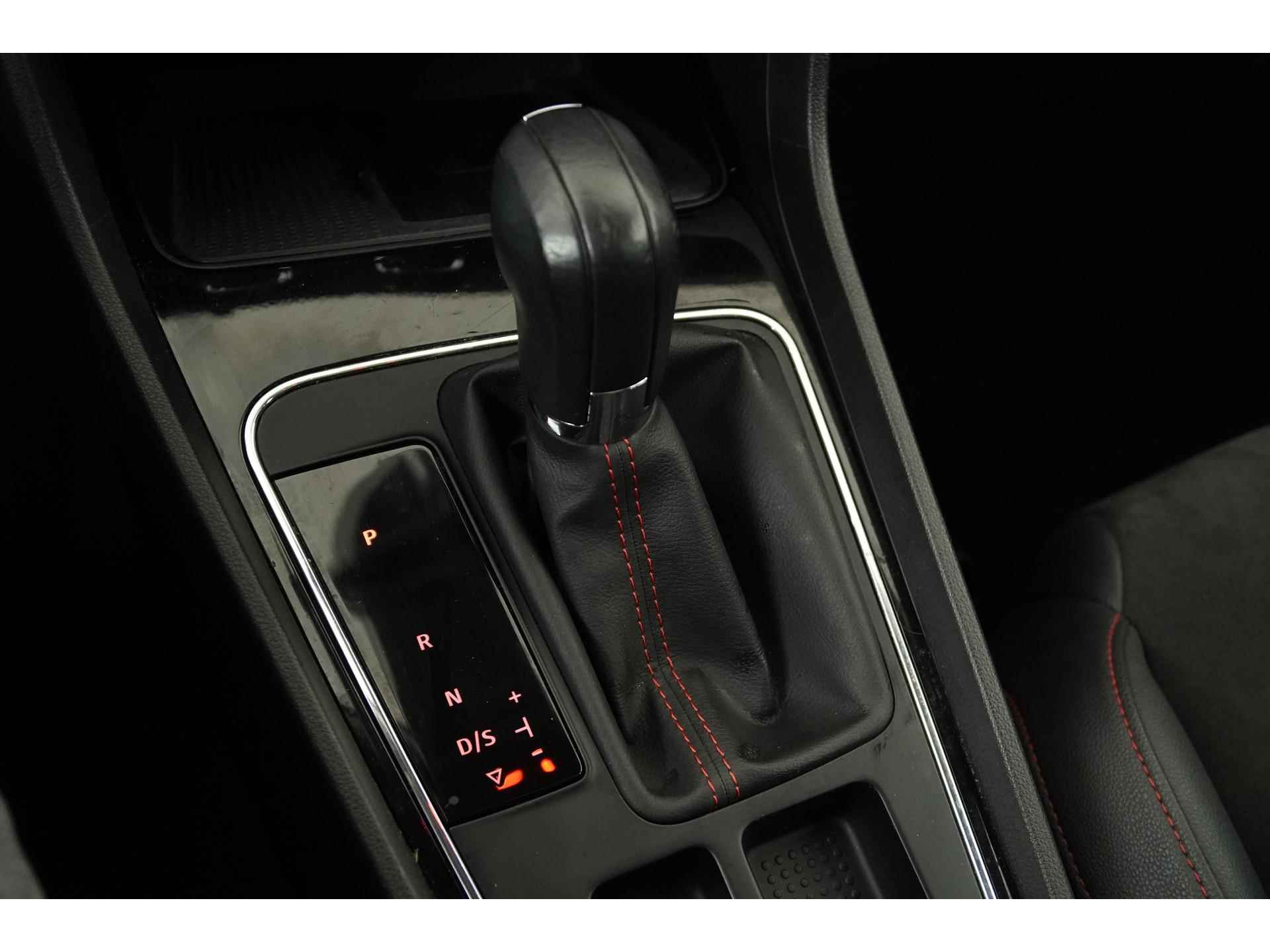 SEAT León ST 1.5 TSI FR Black Edition DSG | Digital Cockpit | Panoramadak | Zondag Open! - 13/44