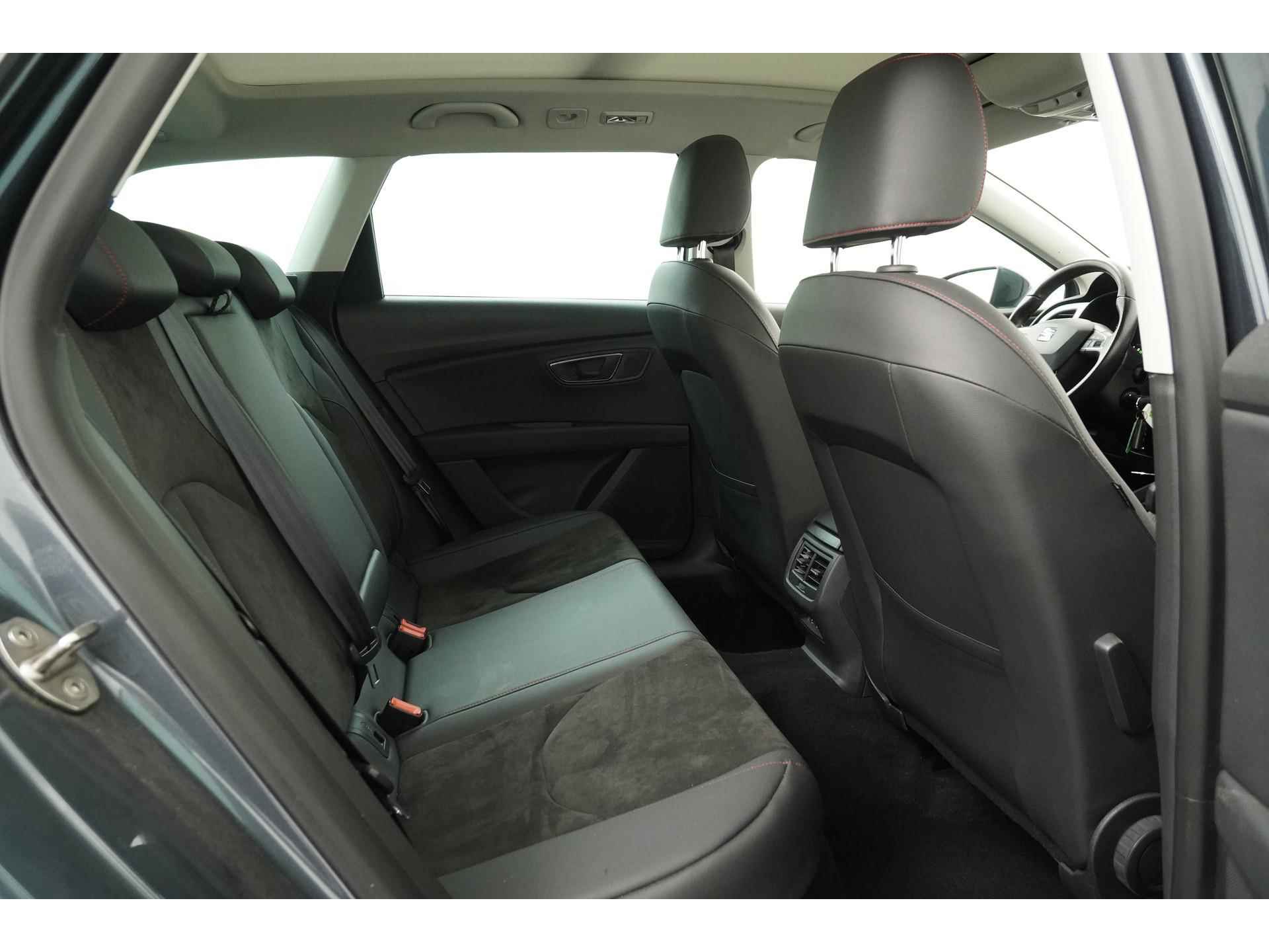 SEAT León ST 1.5 TSI FR Black Edition DSG | Digital Cockpit | Panoramadak | Zondag Open! - 28/44