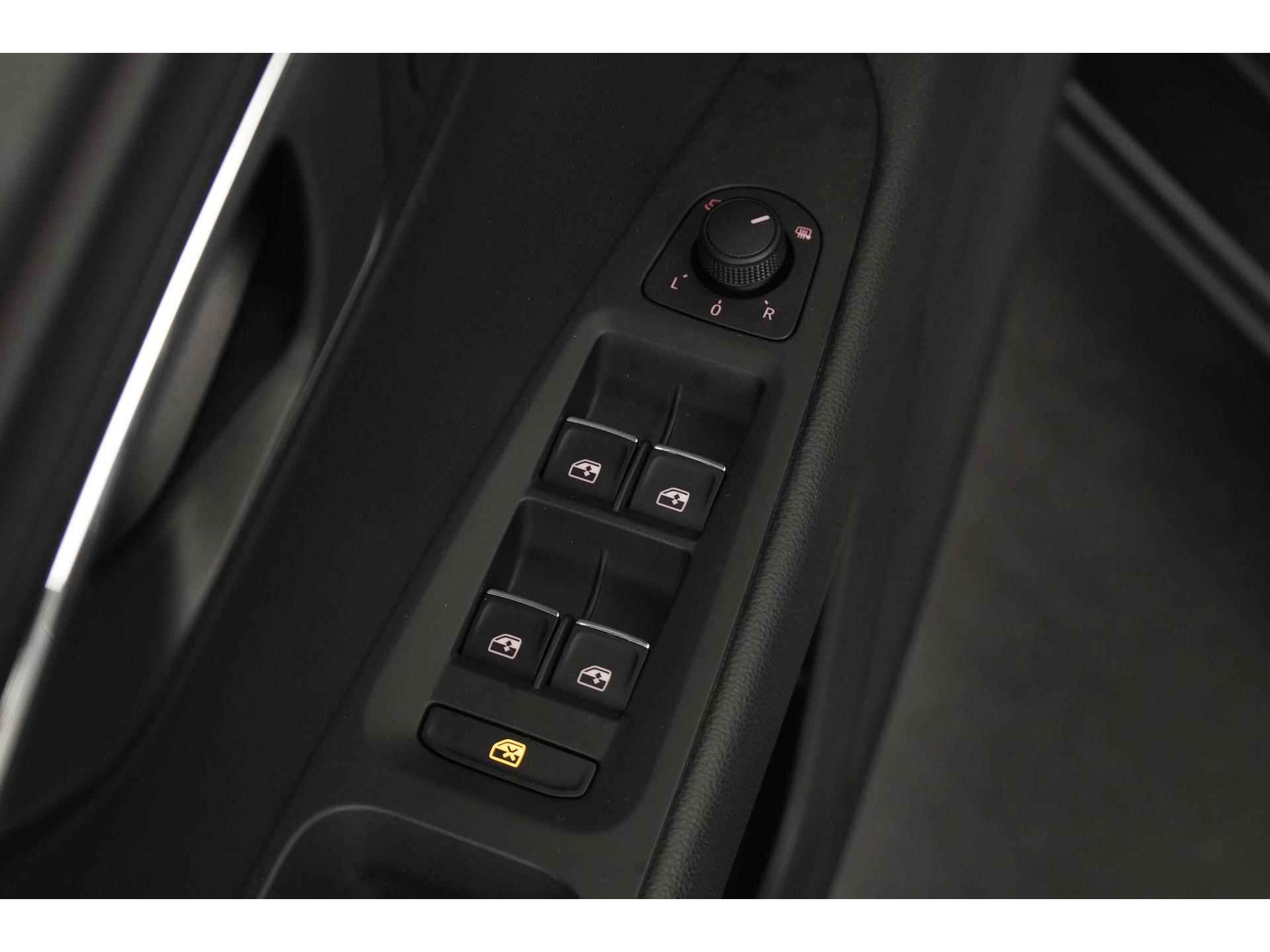 SEAT León ST 1.5 TSI FR Black Edition DSG | Digital Cockpit | Panoramadak | Zondag Open! - 38/44
