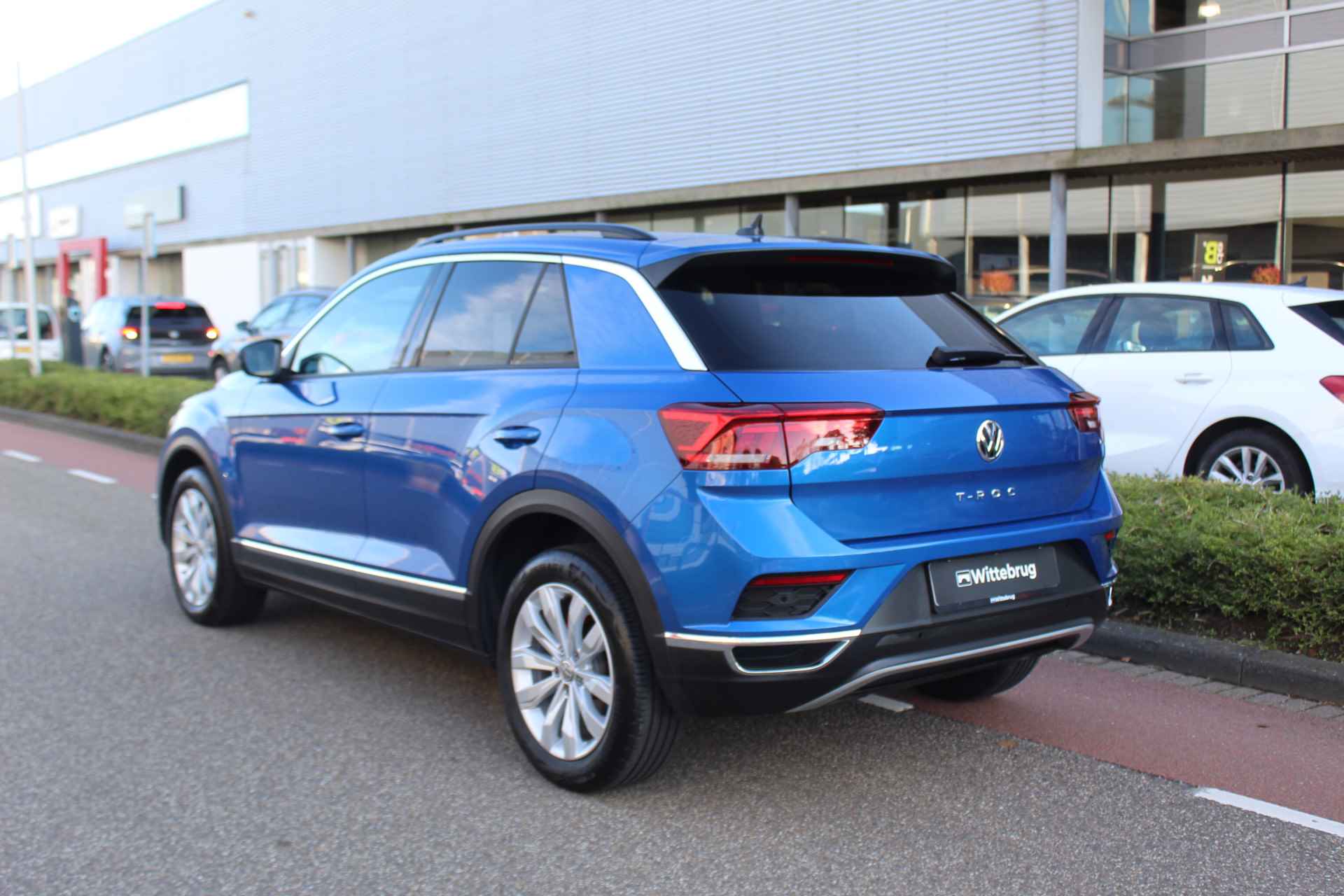 Volkswagen T-Roc 1.5 TSI 150pk DSG Sport / Navigatie / APP.Connect / Elek. Achterklep / Virtual Cockpit / Camera / 17" LMV - 8/35