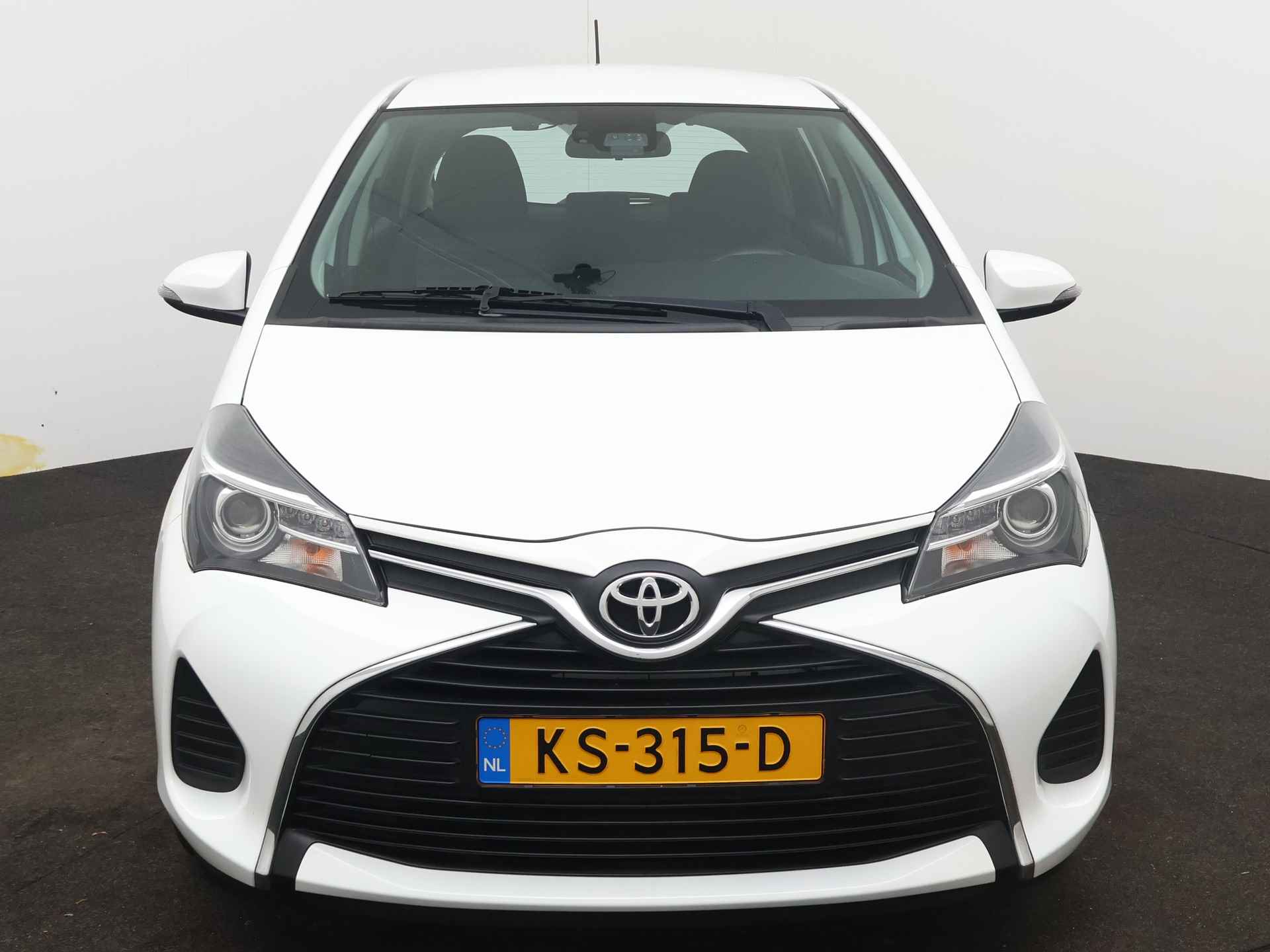 Toyota Yaris 1.0 VVT-i Trend | Navigatie | NL Auto | LM Velgen | Airco | - 34/40