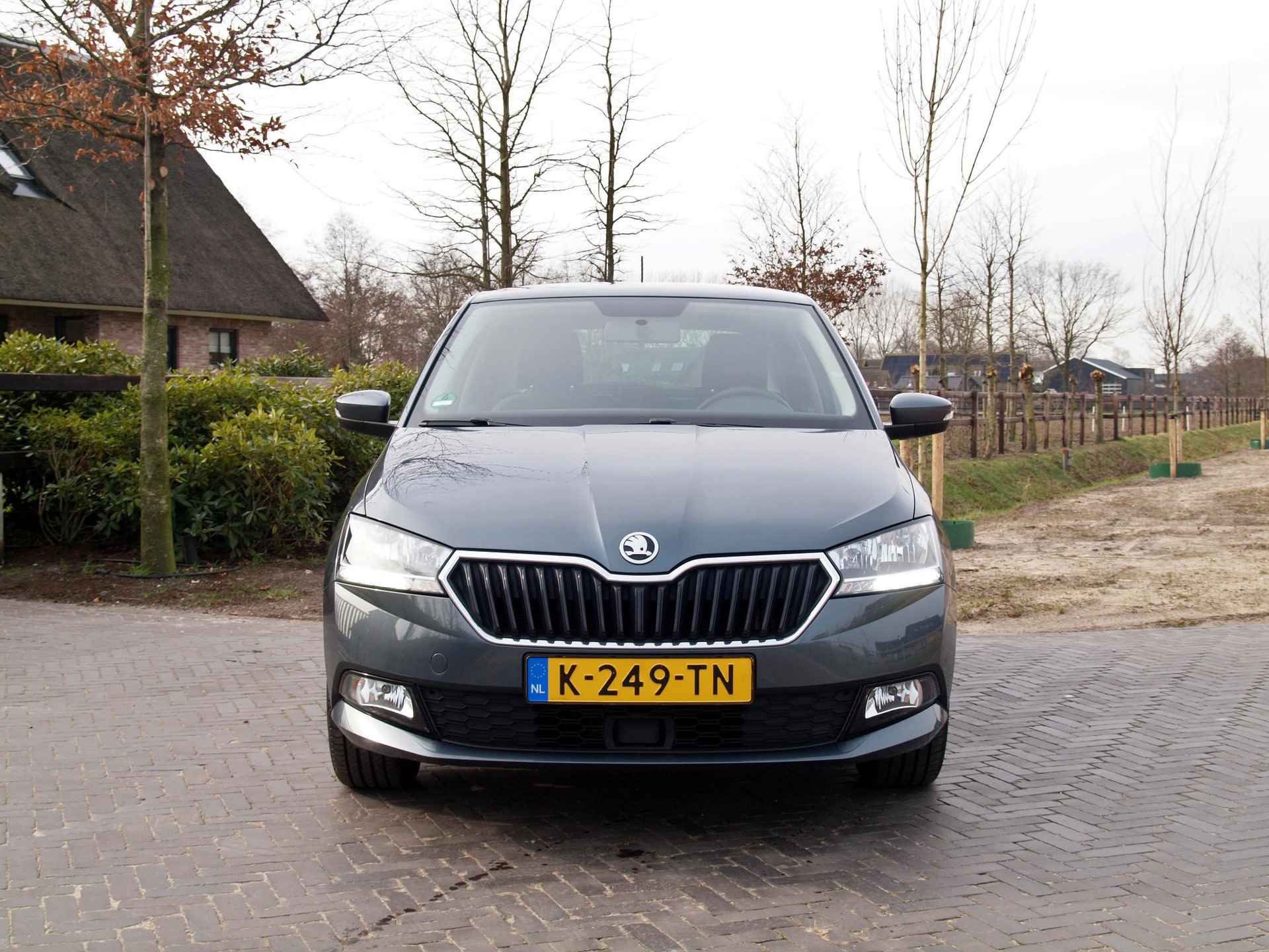 Skoda Fabia 1.0 TSI Ambition | Apple Carplay | Cruise Control | Trekhaak | Parkeersensoren | 16 inch | - 5/29