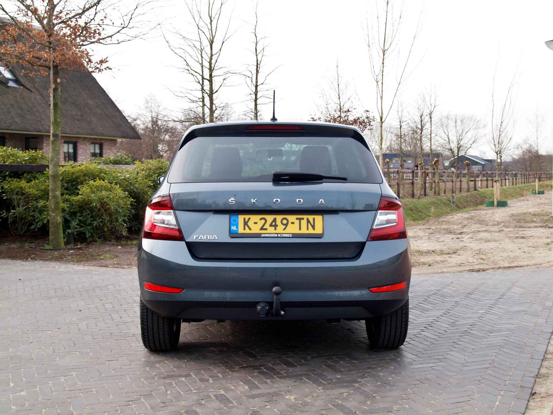 Skoda Fabia 1.0 TSI Ambition | Apple Carplay | Cruise Control | Trekhaak | Parkeersensoren | 16 inch | - 9/29