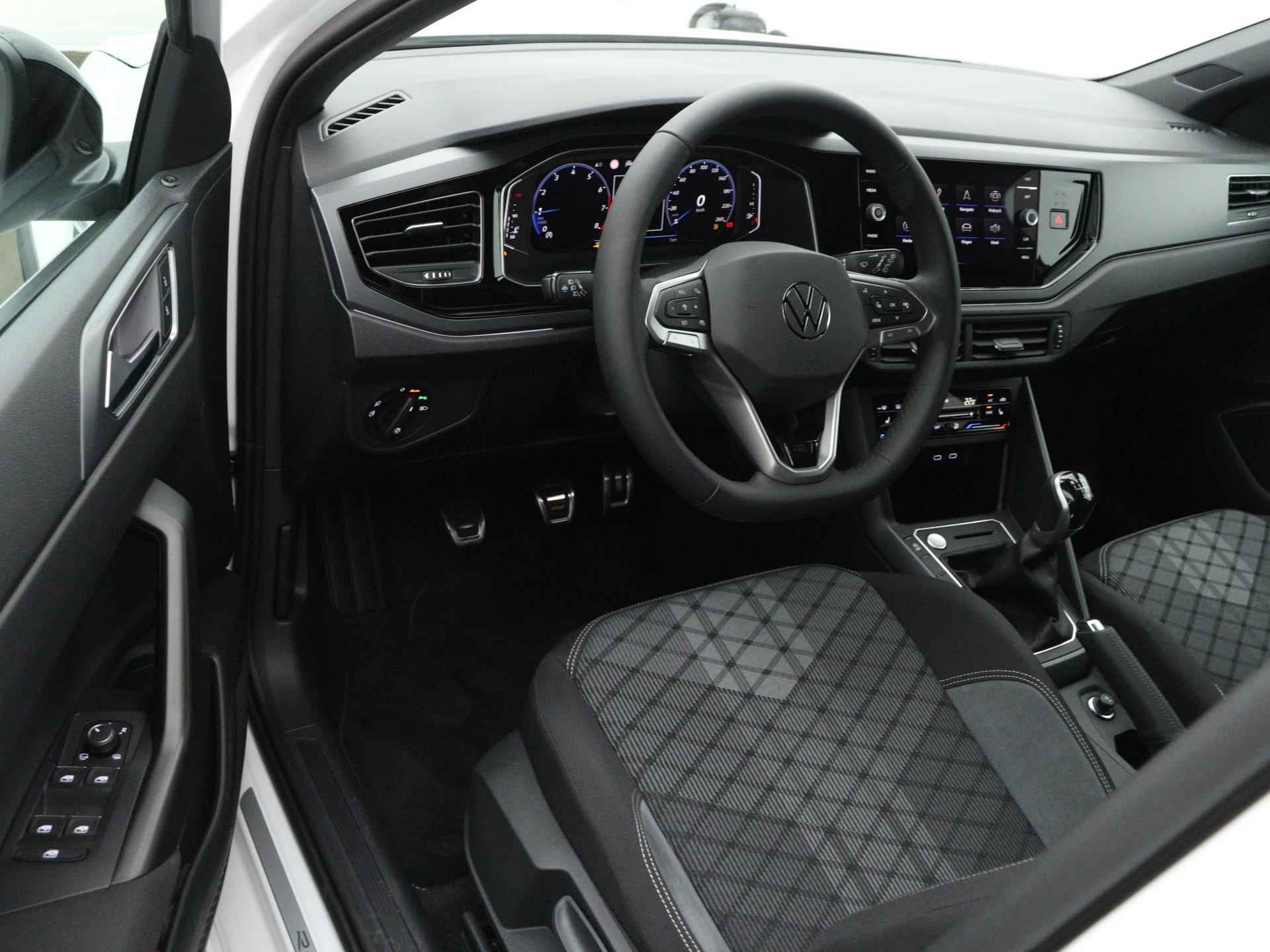 Volkswagen Taigo 1.0 TSI R-Line Assistance Pakket | Comfort Pakket | Dak Pakket | Digital cockpit pro | IQ Light | Multimedia Pakket | - 7/23