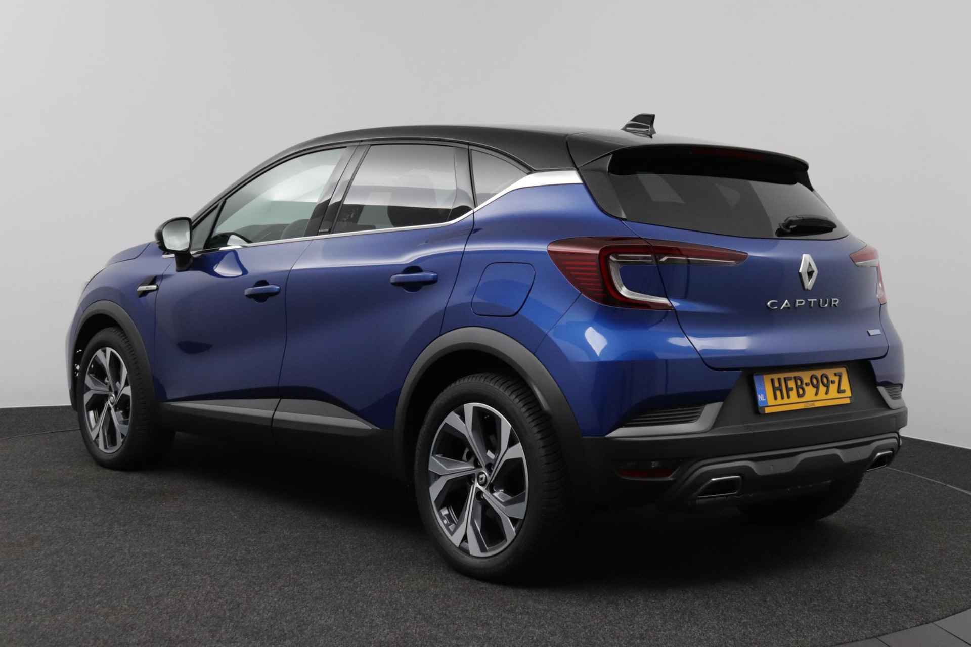 Renault Captur 1.6 E-Tech Plug-In Hybrid RS Line - 3/47