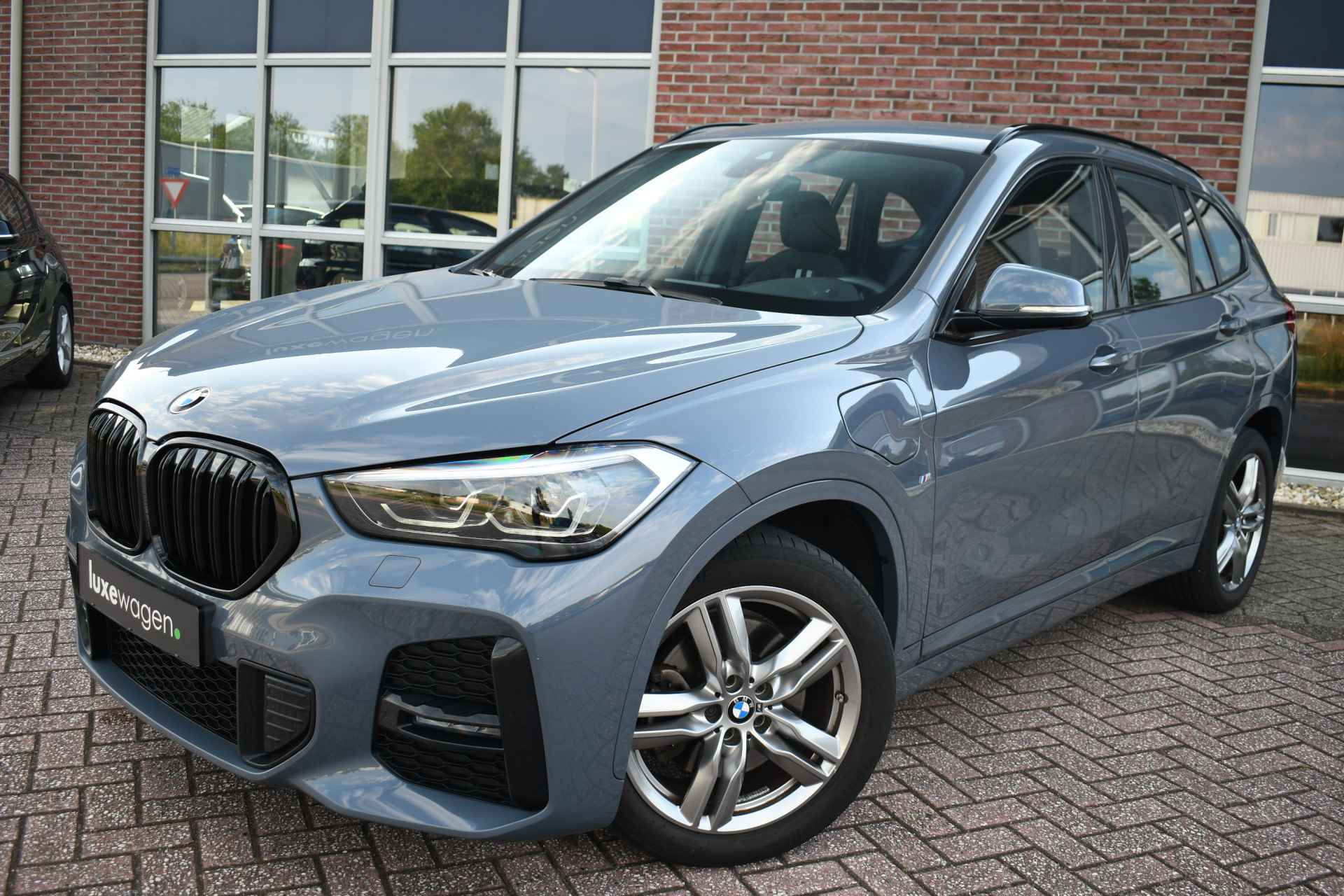 BMW X1 xDrive25e 220pk M-Sport Stormbay LED El-klep DAB - 65/72