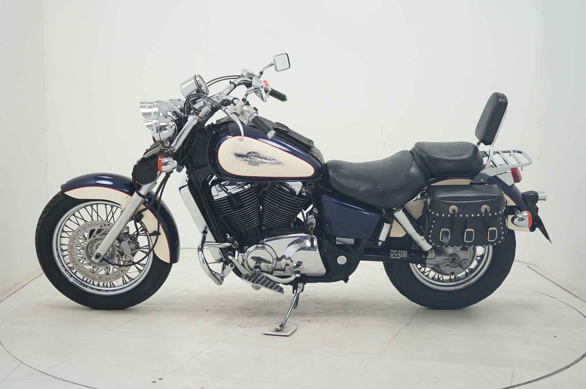 Honda VT 1100 C2 - 5/18