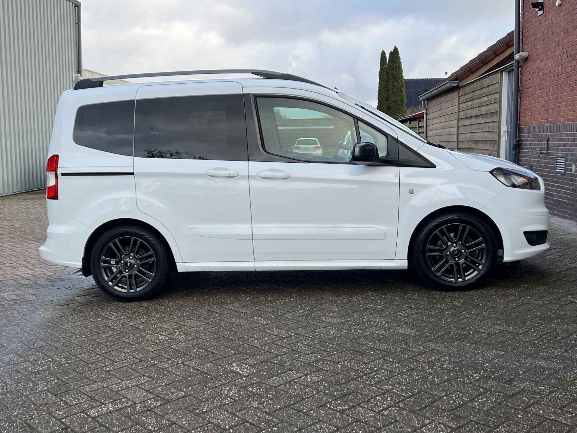 Ford Tourneo Courier 1.0 Titanium | EERSTE EIGENAAR | VOLLEDIG DEALER ONDERHOUDEN | - 9/27