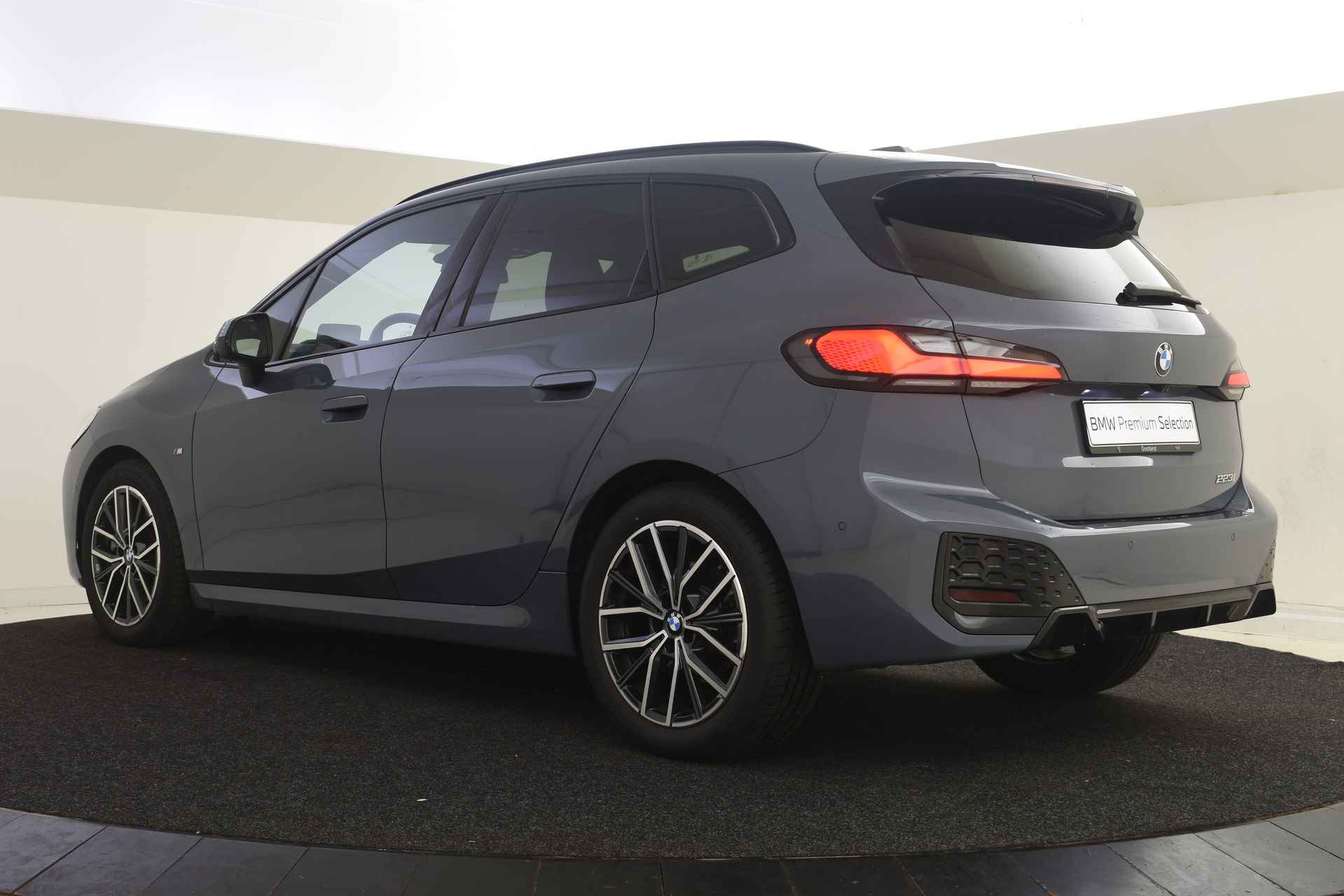 BMW 2 Serie Active Tourer 223i High Executive M Sport Automaat / Sportstoelen / Stoelverwarming / Parking Assistant Plus / Head-Up / Harman Kardon / Live Cockpit Professional - 13/48