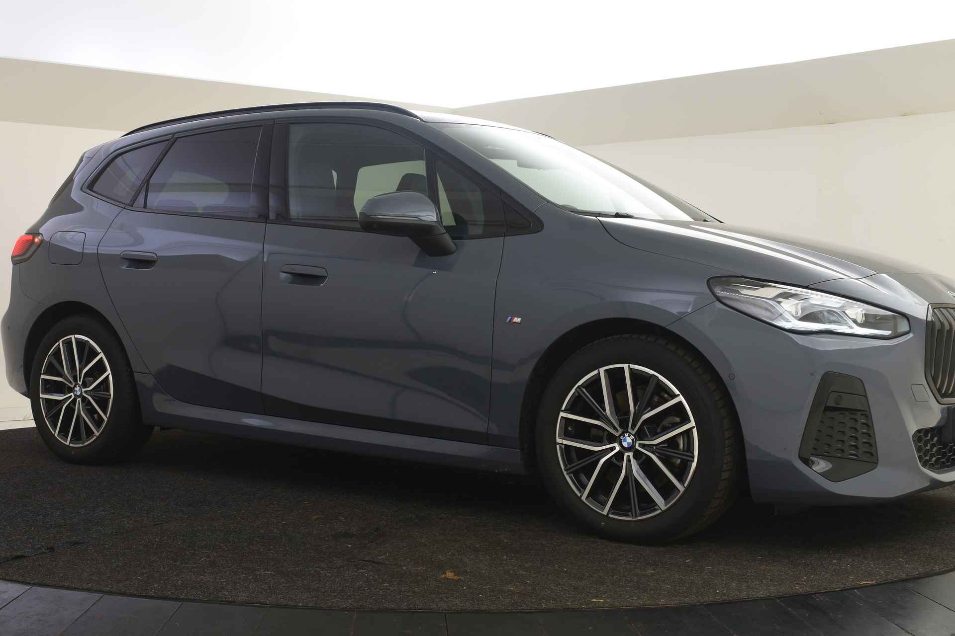 BMW 2 Serie Active Tourer 223i High Executive M Sport Automaat / Sportstoelen / Stoelverwarming / Parking Assistant Plus / Head-Up / Harman Kardon / Live Cockpit Professional - 23/48