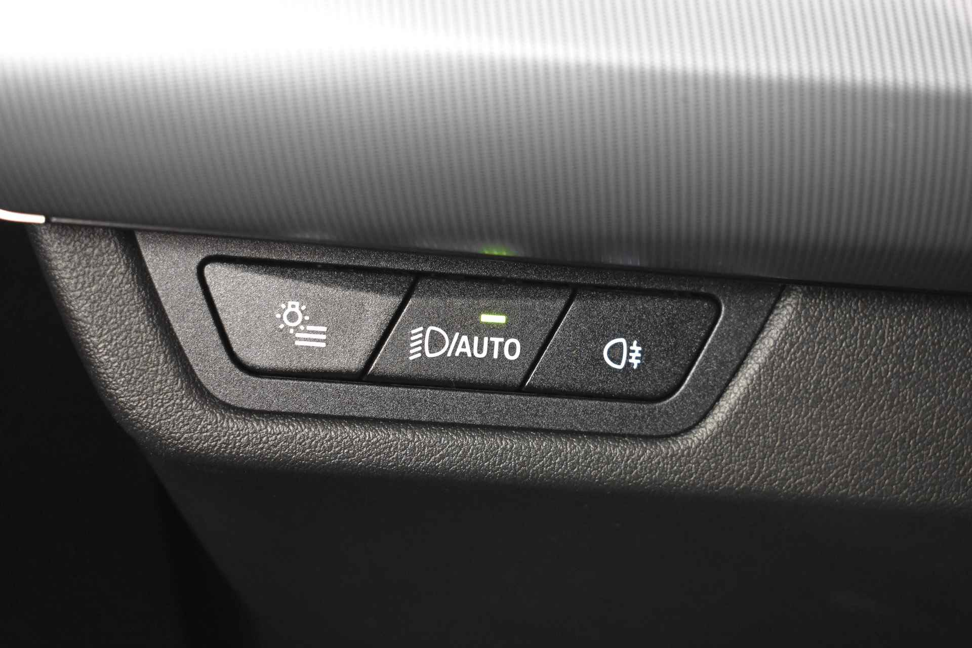 BMW 2 Serie Active Tourer 223i High Executive M Sport Automaat / Sportstoelen / Stoelverwarming / Parking Assistant Plus / Head-Up / Harman Kardon / Live Cockpit Professional - 30/48