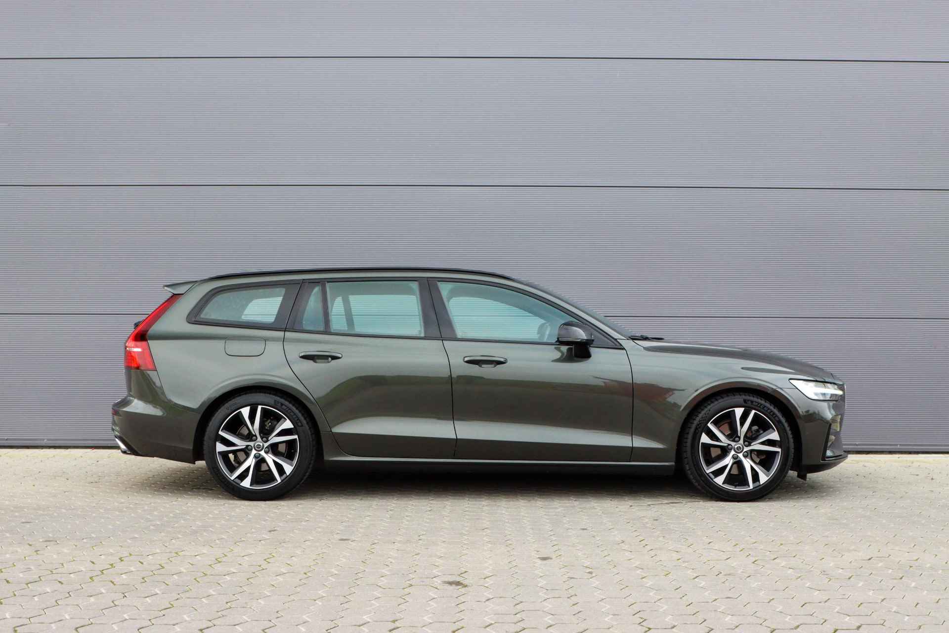 Volvo V60 2.0 T4 R-Design | Trekhaak | Rijklaarprijs - incl.garantie - 20/49