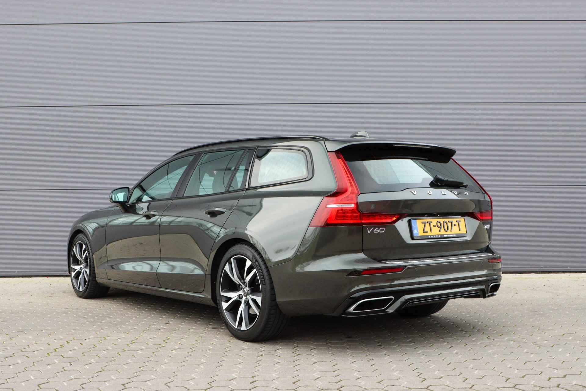 Volvo V60 2.0 T4 R-Design | Trekhaak | Rijklaarprijs - incl.garantie - 21/49