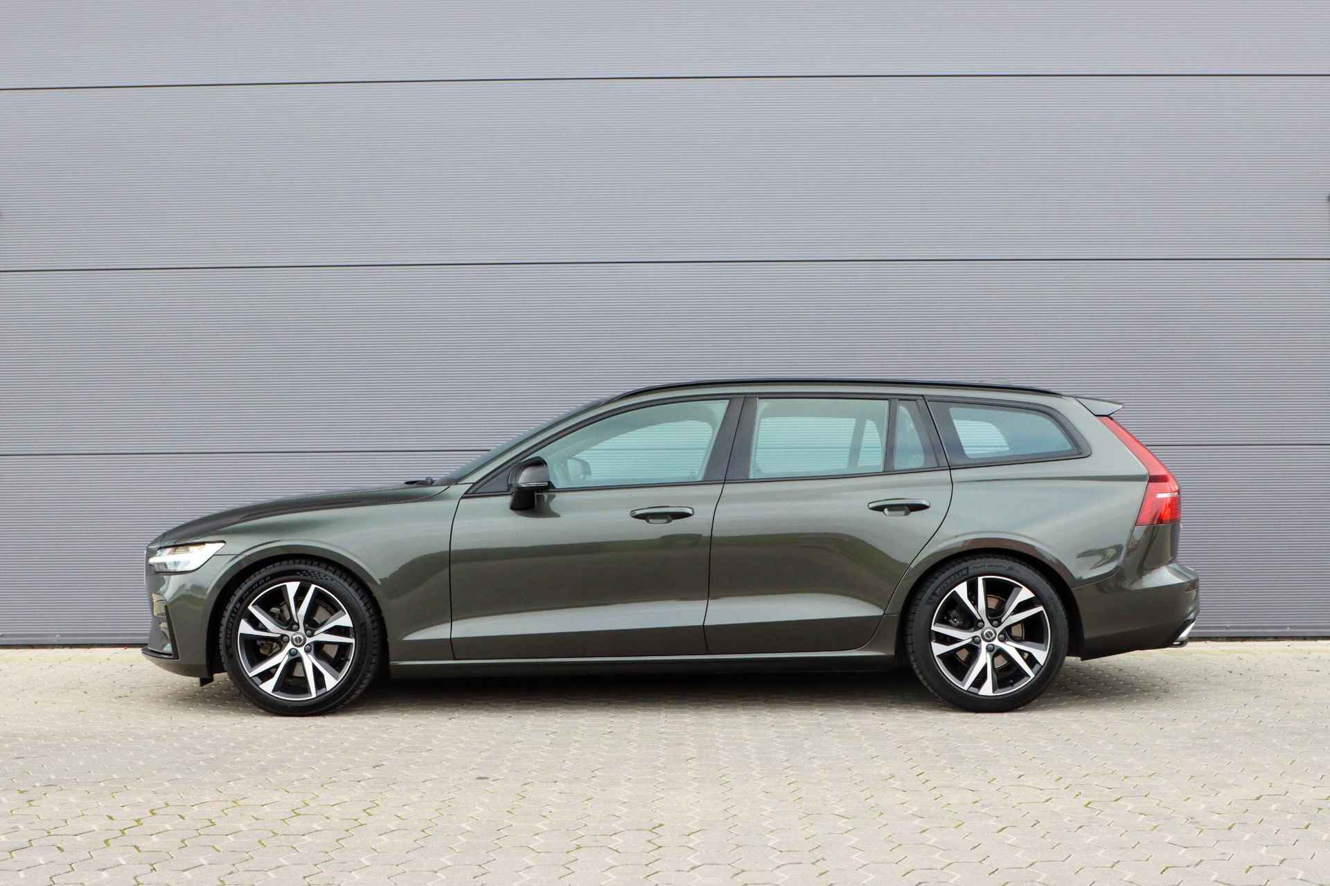 Volvo V60 2.0 T4 R-Design | Trekhaak | Rijklaarprijs - incl.garantie - 22/49