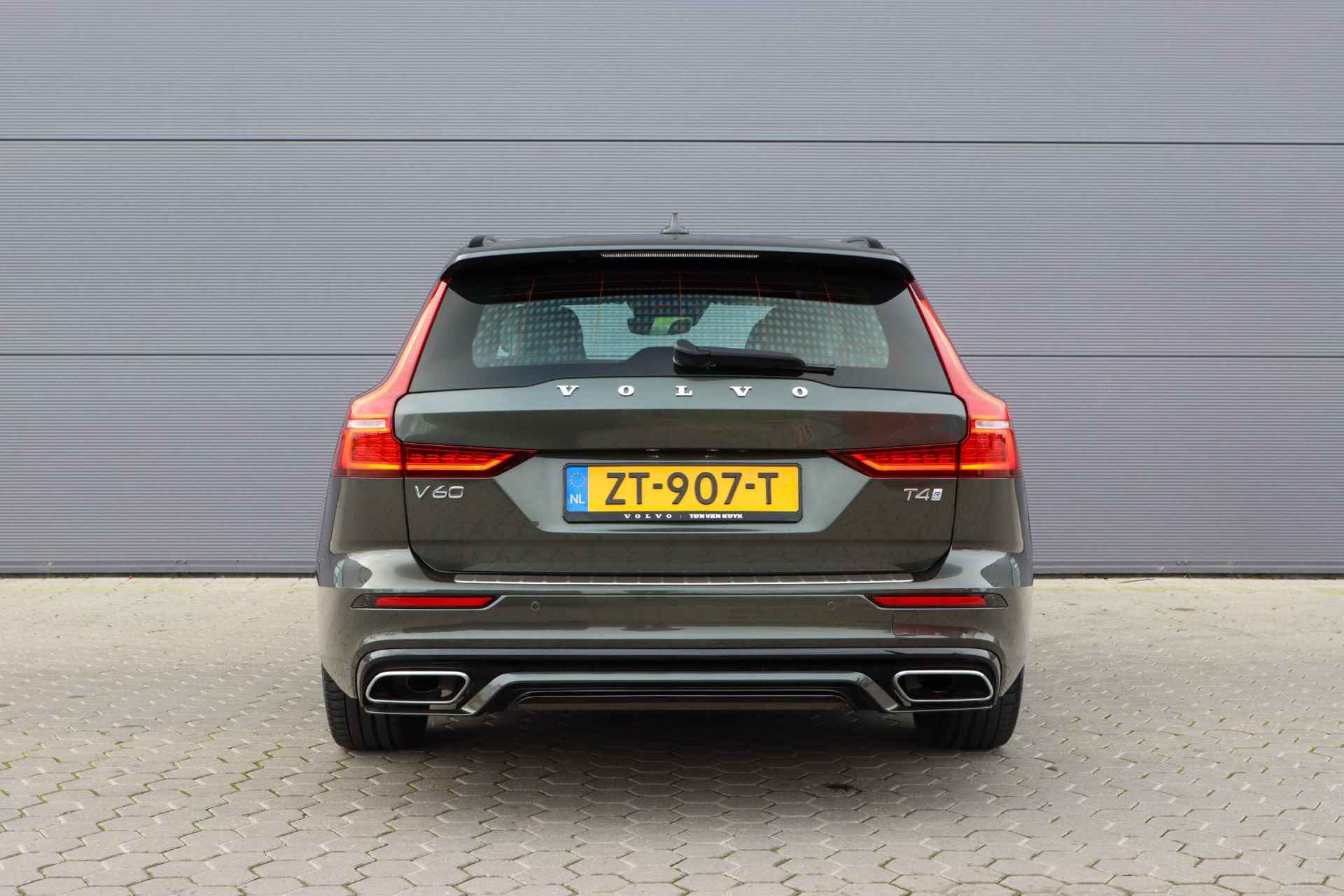 Volvo V60 2.0 T4 R-Design | Trekhaak | Rijklaarprijs - incl.garantie - 49/49