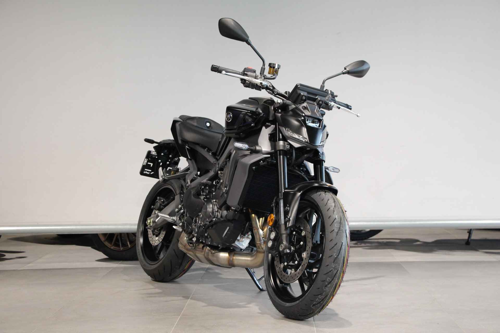 Yamaha MT-09 ABS - 2/19