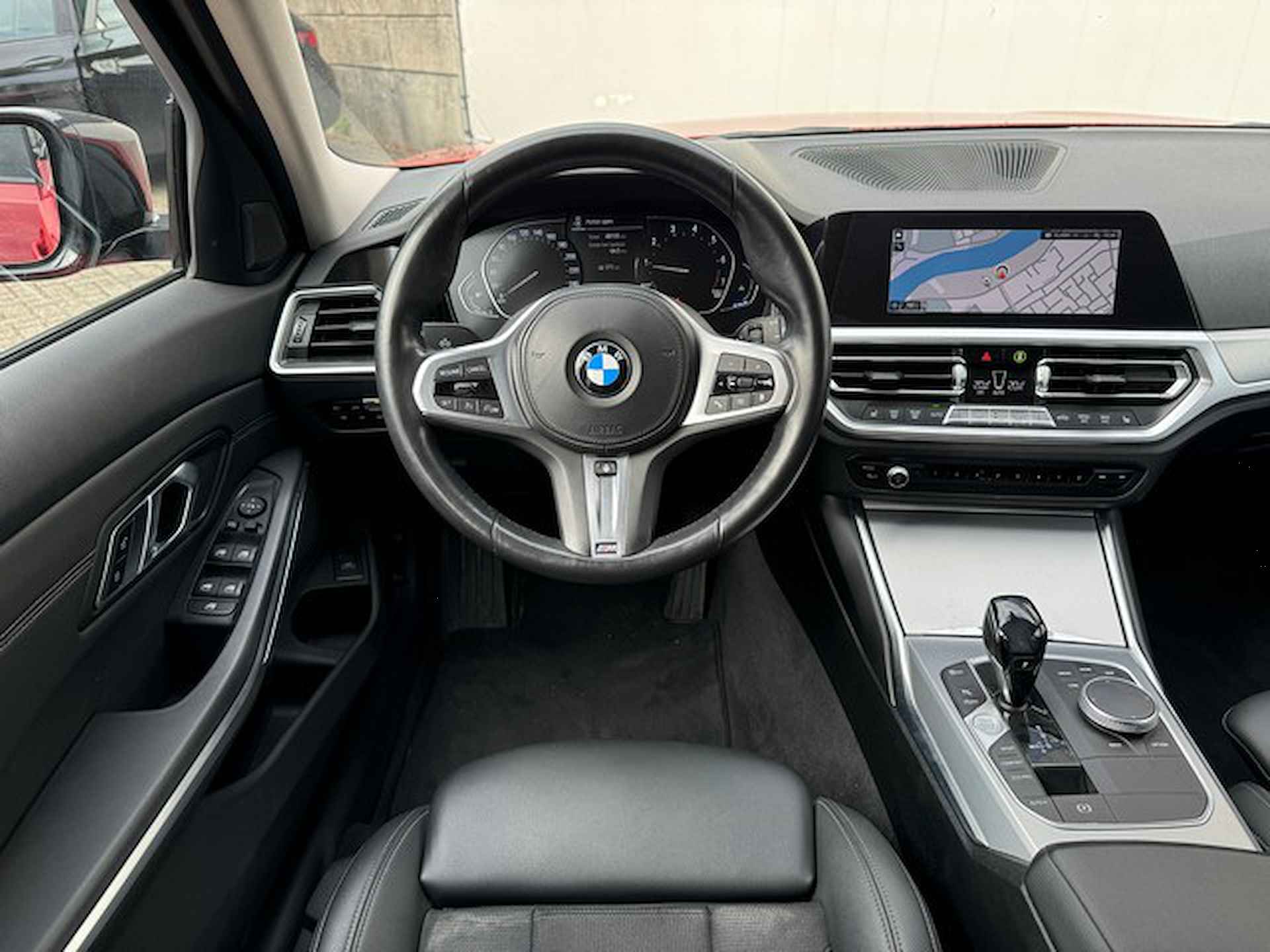 BMW 3 Serie Touring 330i SportLine met Navi, Black Pack, Head-Up, LED, Elek.A.Klep - 8/32