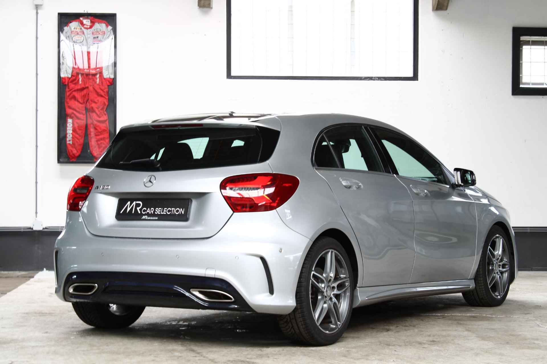 Mercedes-Benz A-klasse 180 Business Solution AMG | Stoelverwarming | Achteruitrijcamera| LED | NL Auto | - 7/25