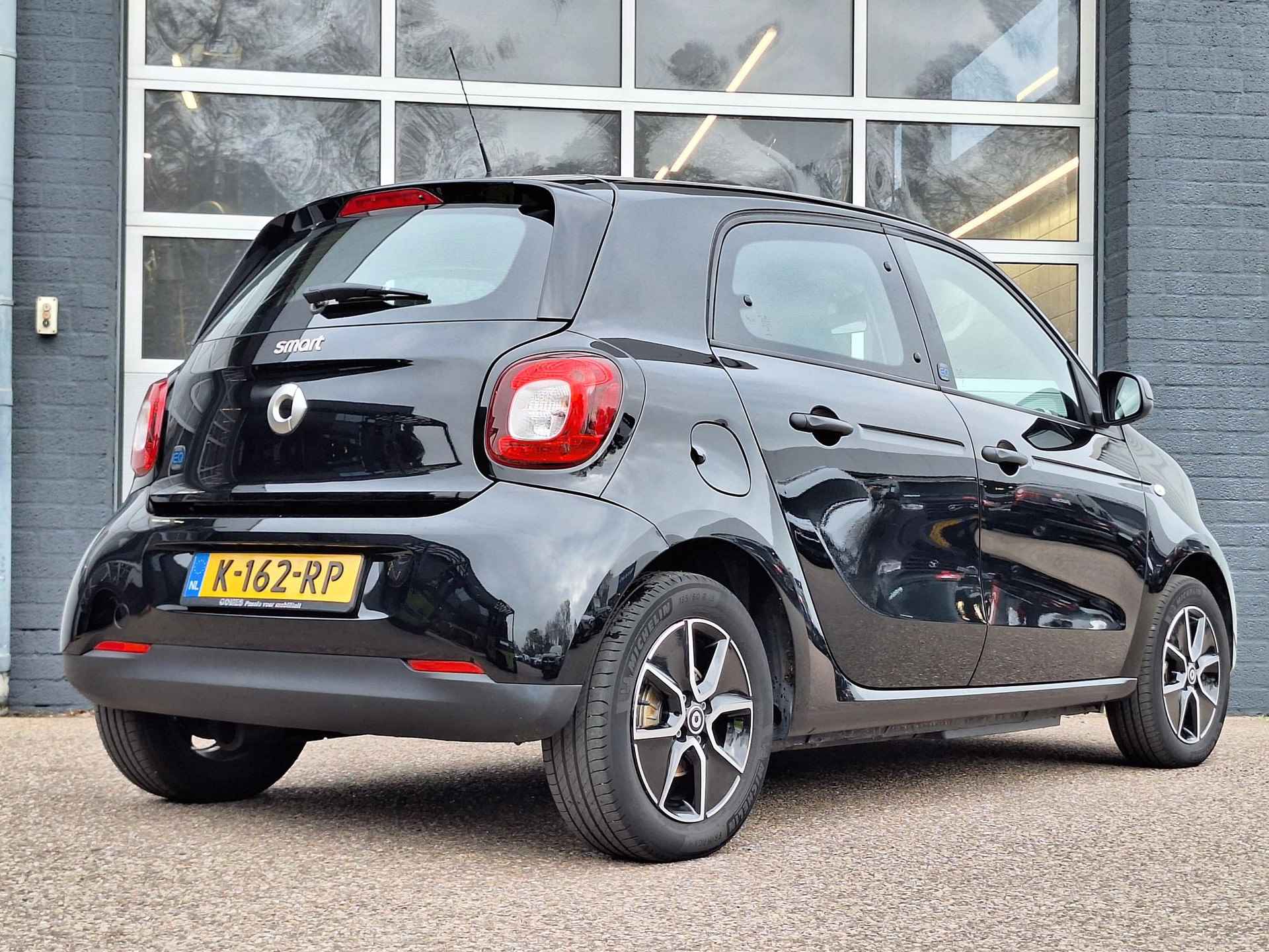 Smart Forfour EQ Essential | Cool & Audio pakket | Cruisecontrol |  Lichtmetalen velgen - 30/30