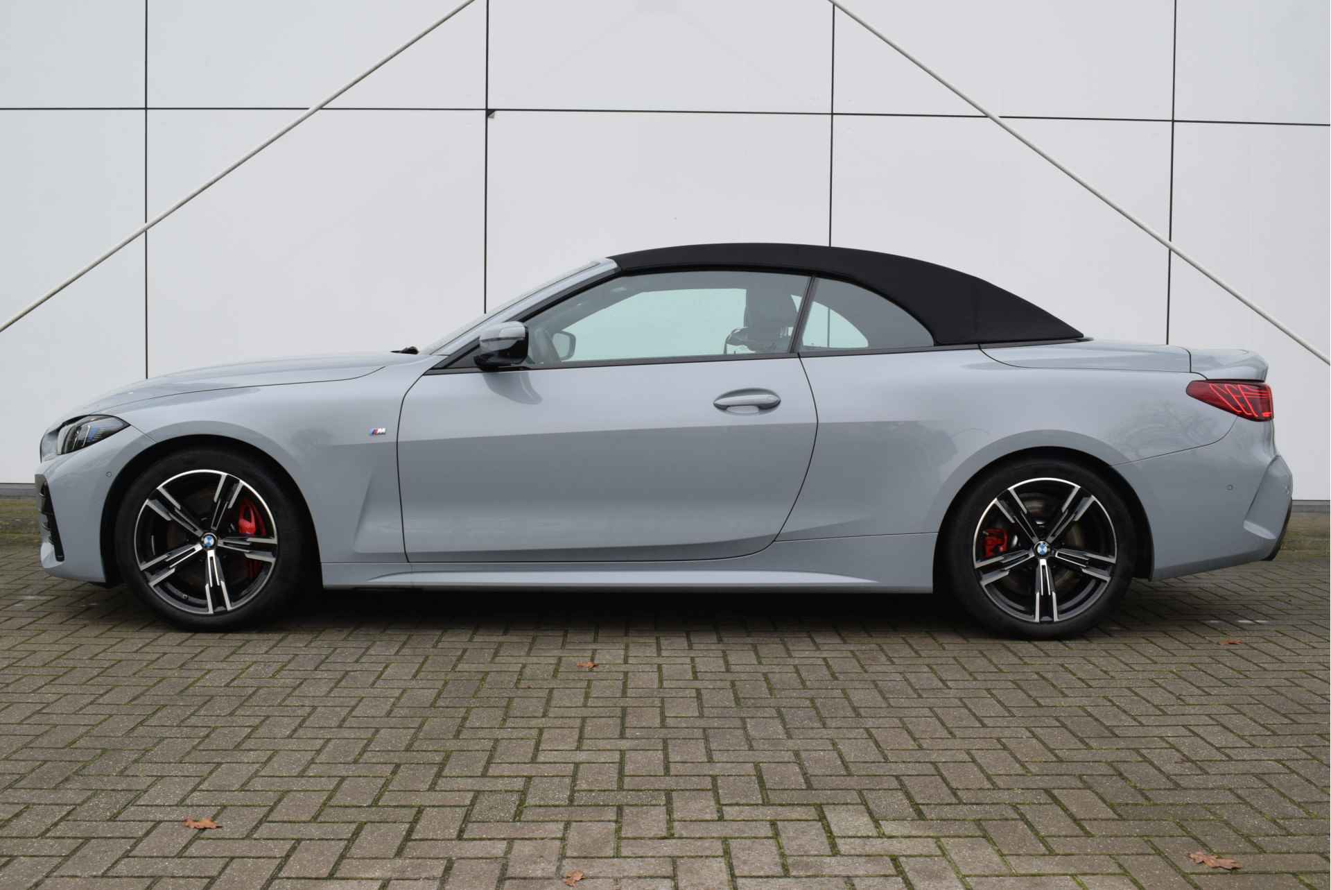 BMW 4 Serie Cabrio 420i High Executive M Sport Automaat / Live Cockpit Professional / Driving Assistant / Adaptieve LED / Cruise Control / Stoelverwarming / Parking Assistant Plus / Comfort Access - 3/33