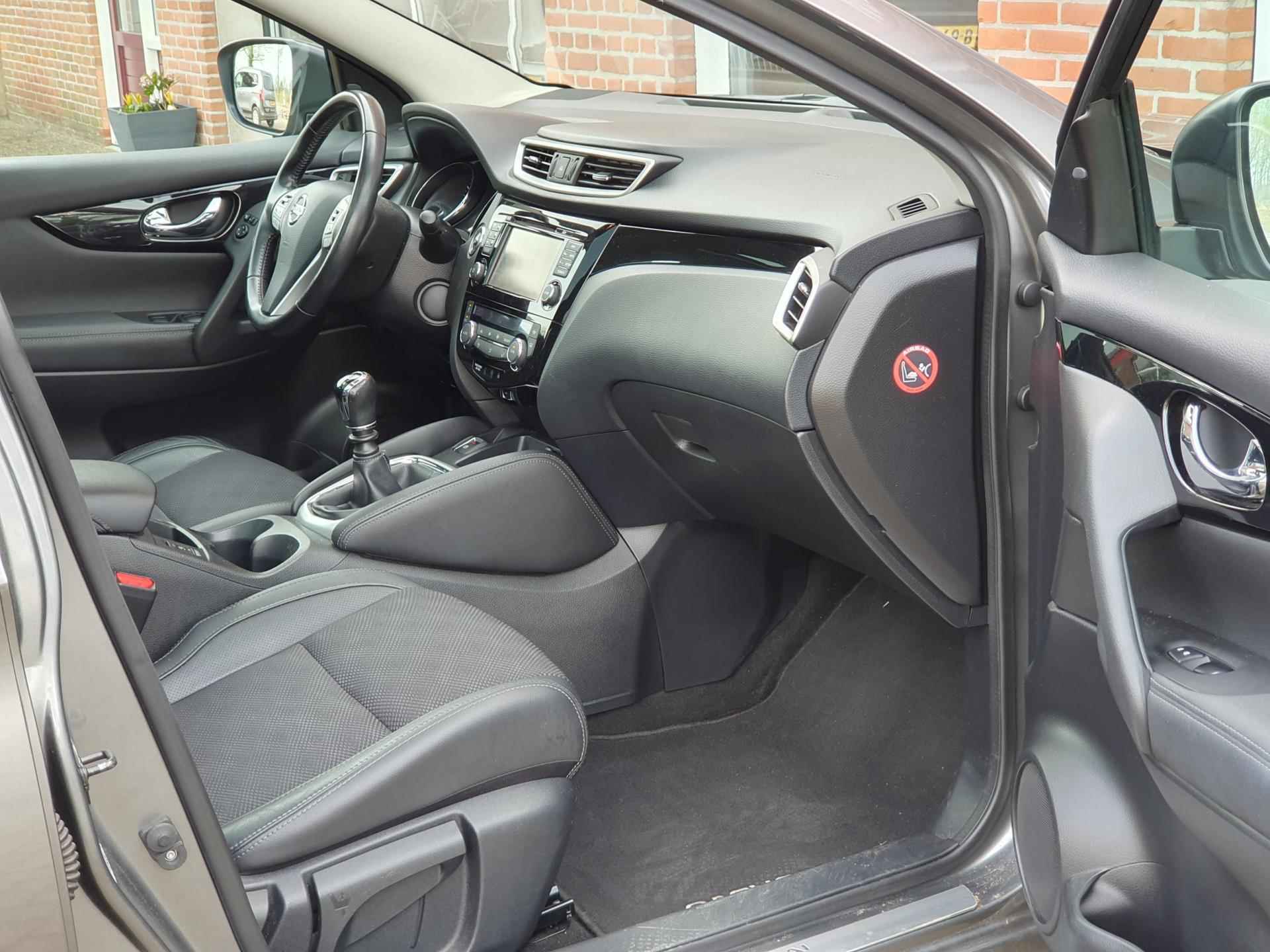 Nissan Qashqai 1.2 Tekna 116PK 5drs clima, cruise, navi, pdc, camera, keyless, panorama RIJKLAAR - 6/19