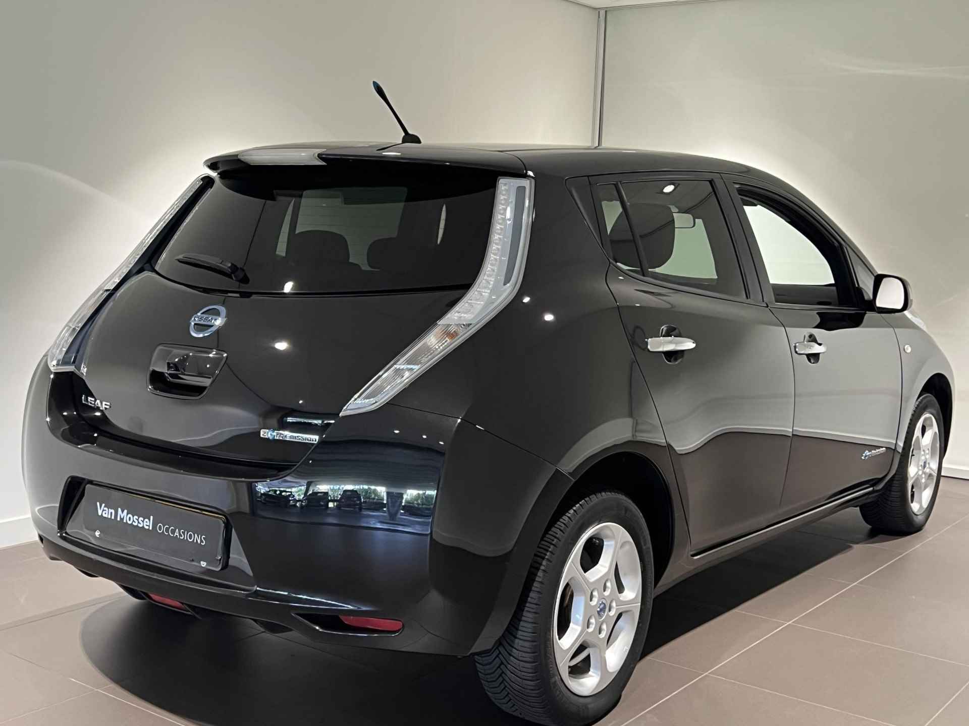 Nissan LEAF Acenta 24 kWh | NAV | CAM | LMV | ECC | €2000,- SUBSIDIE! - 4/19