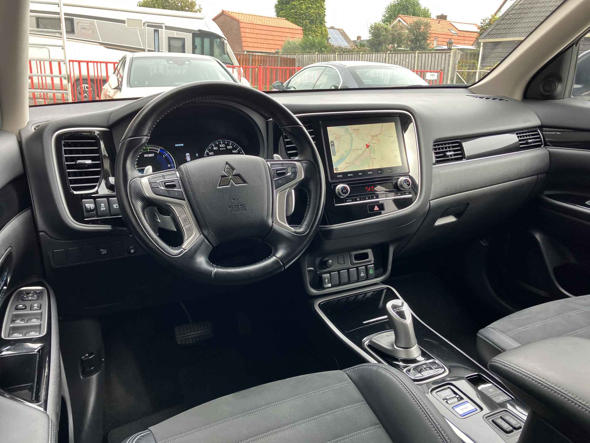 Mitsubishi Outlander 2.4 PHEV Intense 4WD AUT. | 1e eigenaar | dealer onderhouden | navigatie | camera | carplay | keyless | incl. BTW - 15/38