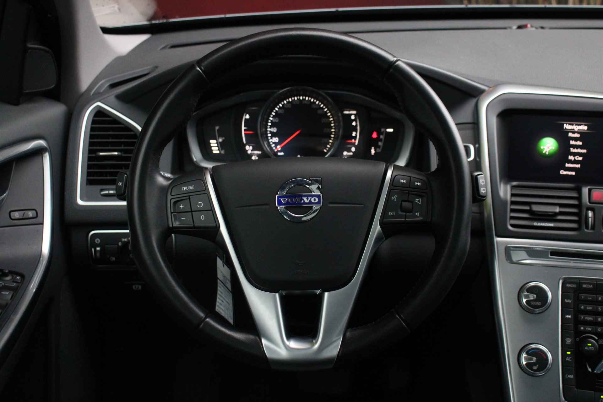 Volvo XC60 2.0 T5 Automaat Summum | Schuifdak | Keyless | Stoelverwarming | Memory Seat | Achteruitrijcamera | Cruise Control | Xenon - 13/21