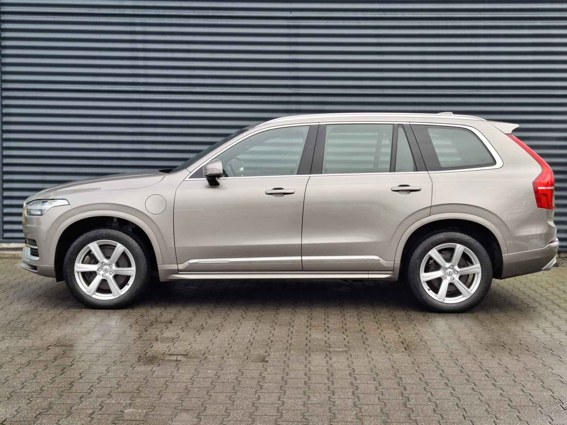 Volvo XC90 T8 Recharge AWD Inscription Plug In Hybrid 7 Persoons PHEV | Panodak | Lederen Sportstoelen | Adaptive Cruise | Navigatie | Apple Carplay | Pilot Assist | Camera | DAB | L.M. 19" | - 3/16