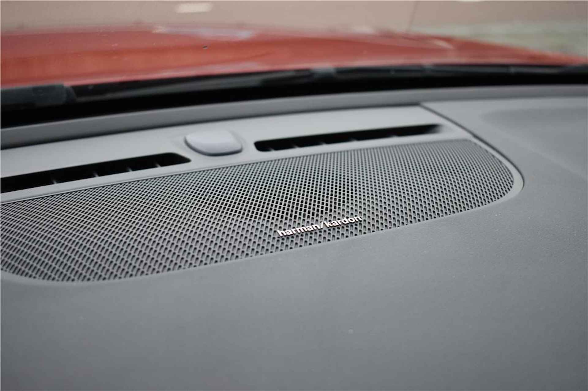 Volvo XC40 1.5 T5 Recharge R-Design | Panoramadak | Trekhaak | Harman/Kardon | Stoelverwarming | - 14/15