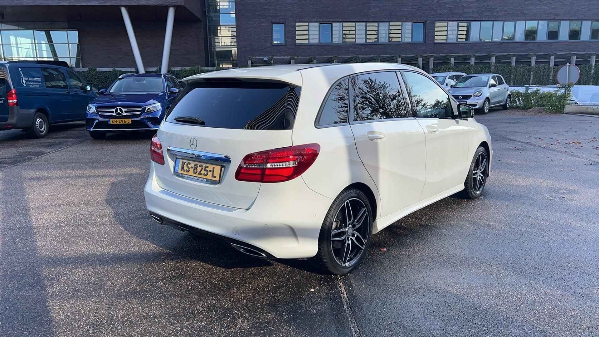 Mercedes-Benz B-klasse B 180 Automaat AMG Line | AMG Exclusiefpakket | Nightpakket | Ambition Pakket | Panoramadak | Memory | Sfeerverlichting | LED | Stoelverwarming | Parkpilot - 5/19