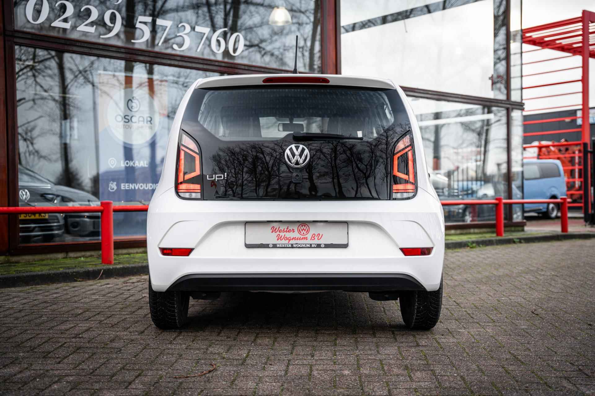 Volkswagen Up! Move 1.0 | Automaat | 5 deurs | Stoelverwarming | Bluetooth | Maps and More | Airco | Electrische ramen | - 4/54