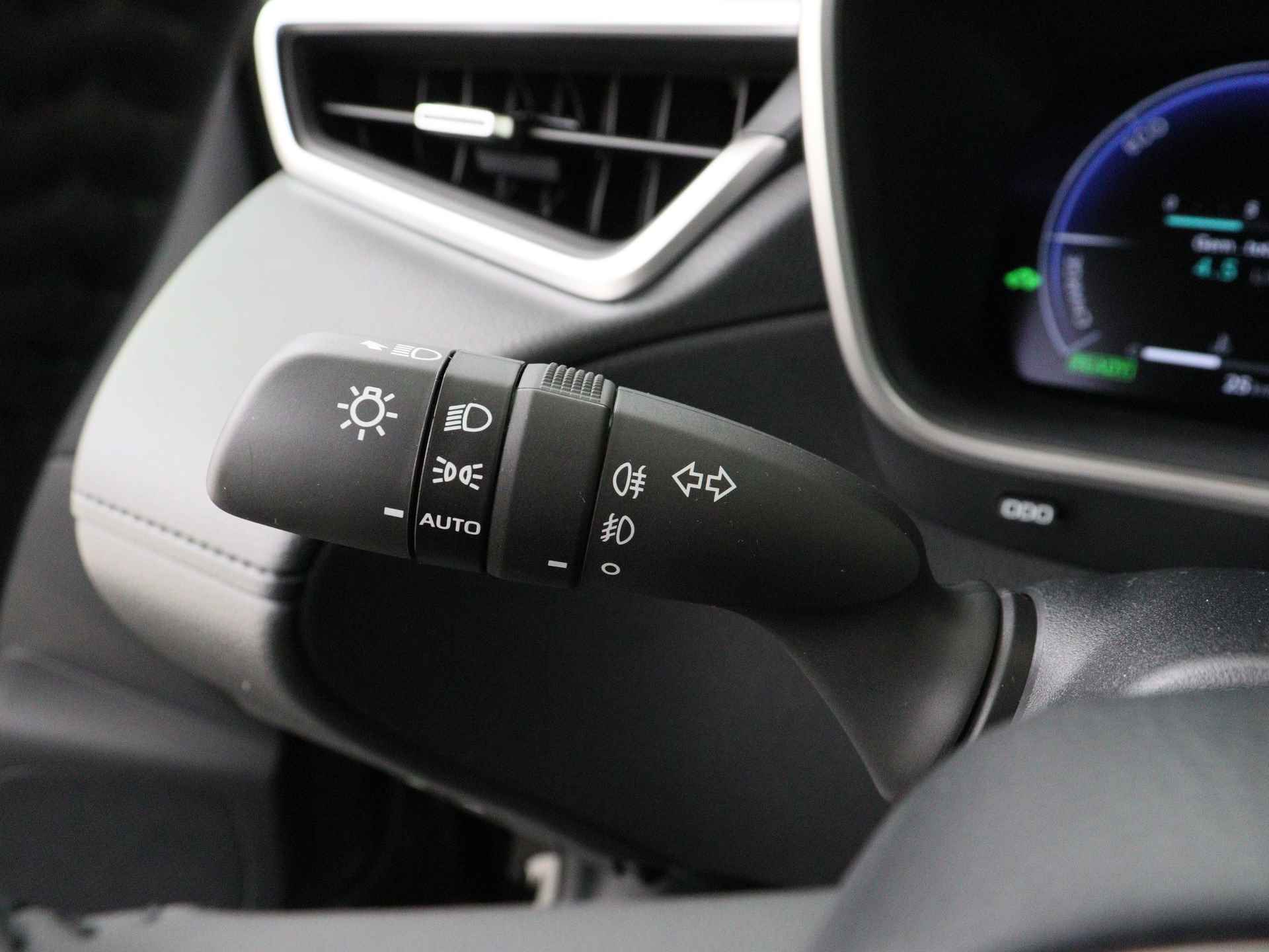 Toyota Corolla Cross 1.8 Hybrid Dynamic Demo | Adaptive Cruise Control | - 17/35