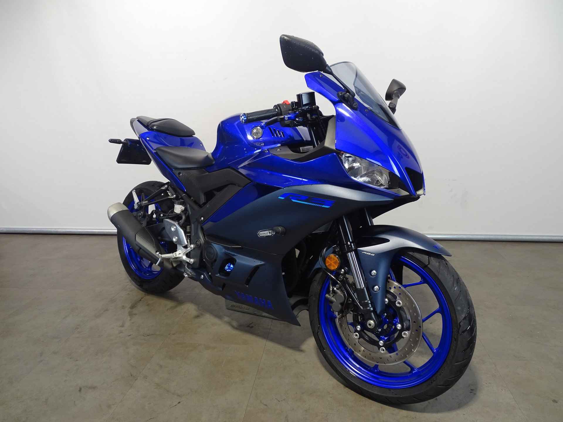 Yamaha YZF-R3 - 8/9