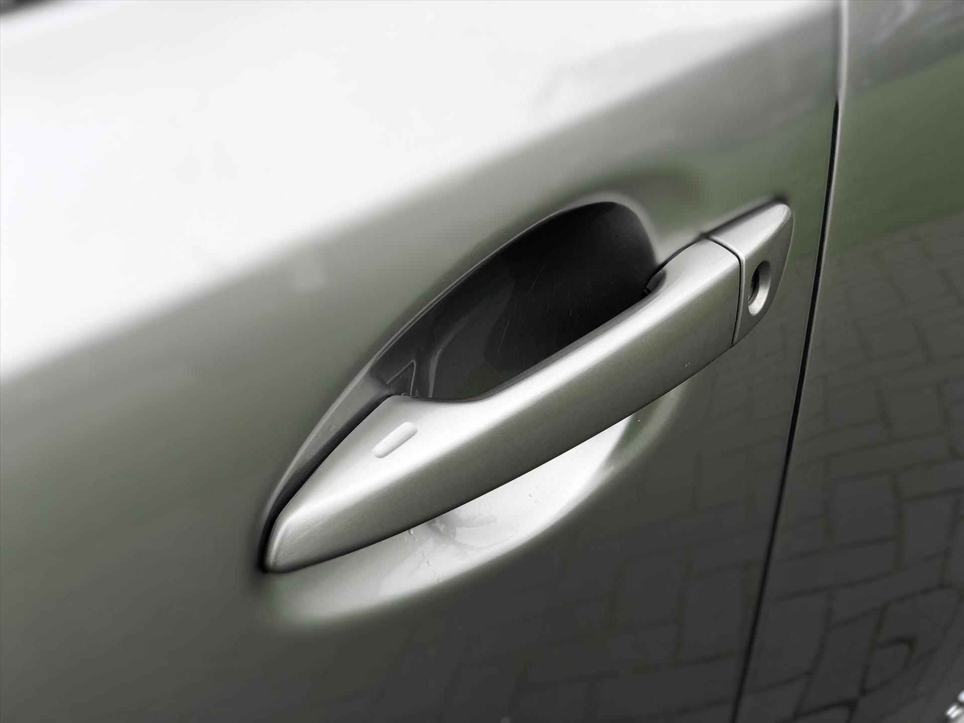 Lexus Ct 200h Business Launch Edition | Apple Carplay/Android Auto, Navigatie, Parkeersensoren, DAB, Keyless, Groot scherm, Facelift - 3/36