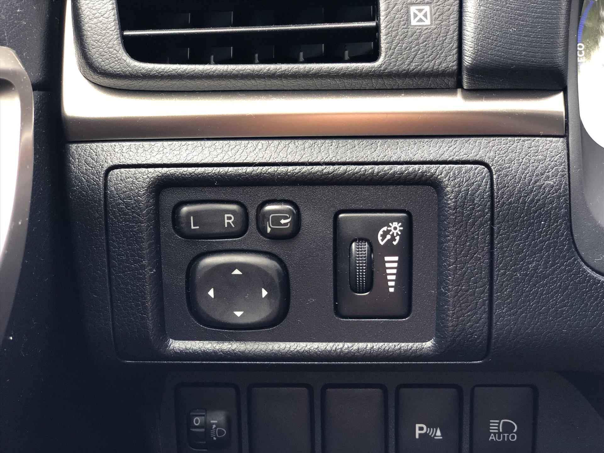 Lexus Ct 200h Business Launch Edition | Apple Carplay/Android Auto, Navigatie, Parkeersensoren, DAB, Keyless, Groot scherm, Facelift - 25/36