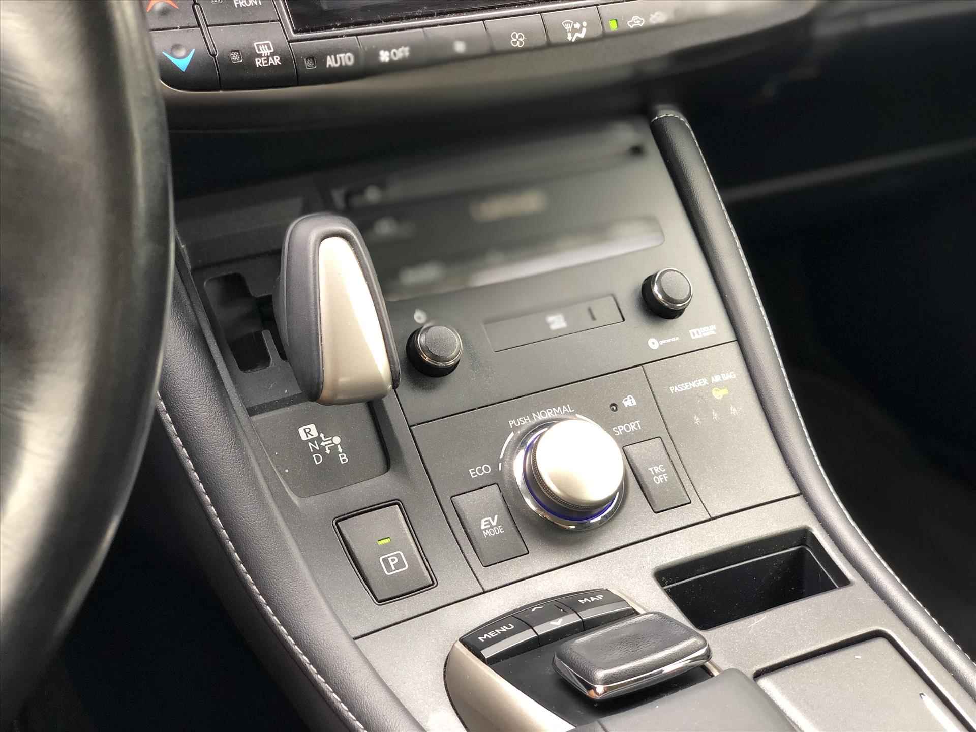 Lexus Ct 200h Business Launch Edition | Apple Carplay/Android Auto, Navigatie, Parkeersensoren, DAB, Keyless, Groot scherm, Facelift - 26/36