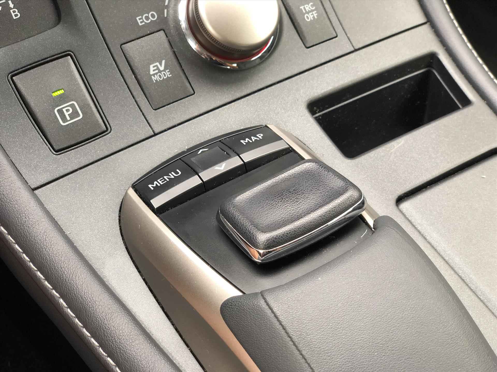 Lexus Ct 200h Business Launch Edition | Apple Carplay/Android Auto, Navigatie, Parkeersensoren, DAB, Keyless, Groot scherm, Facelift - 29/36