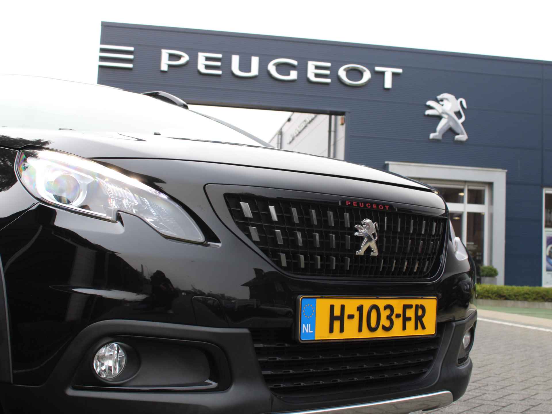 Peugeot 2008 1.2 PureTech GT-Line 110PK EAT6 Automaat Panoramadak, Camera Achter, Parkeerhulp achter, Lichtmetalen velgen - 4/35