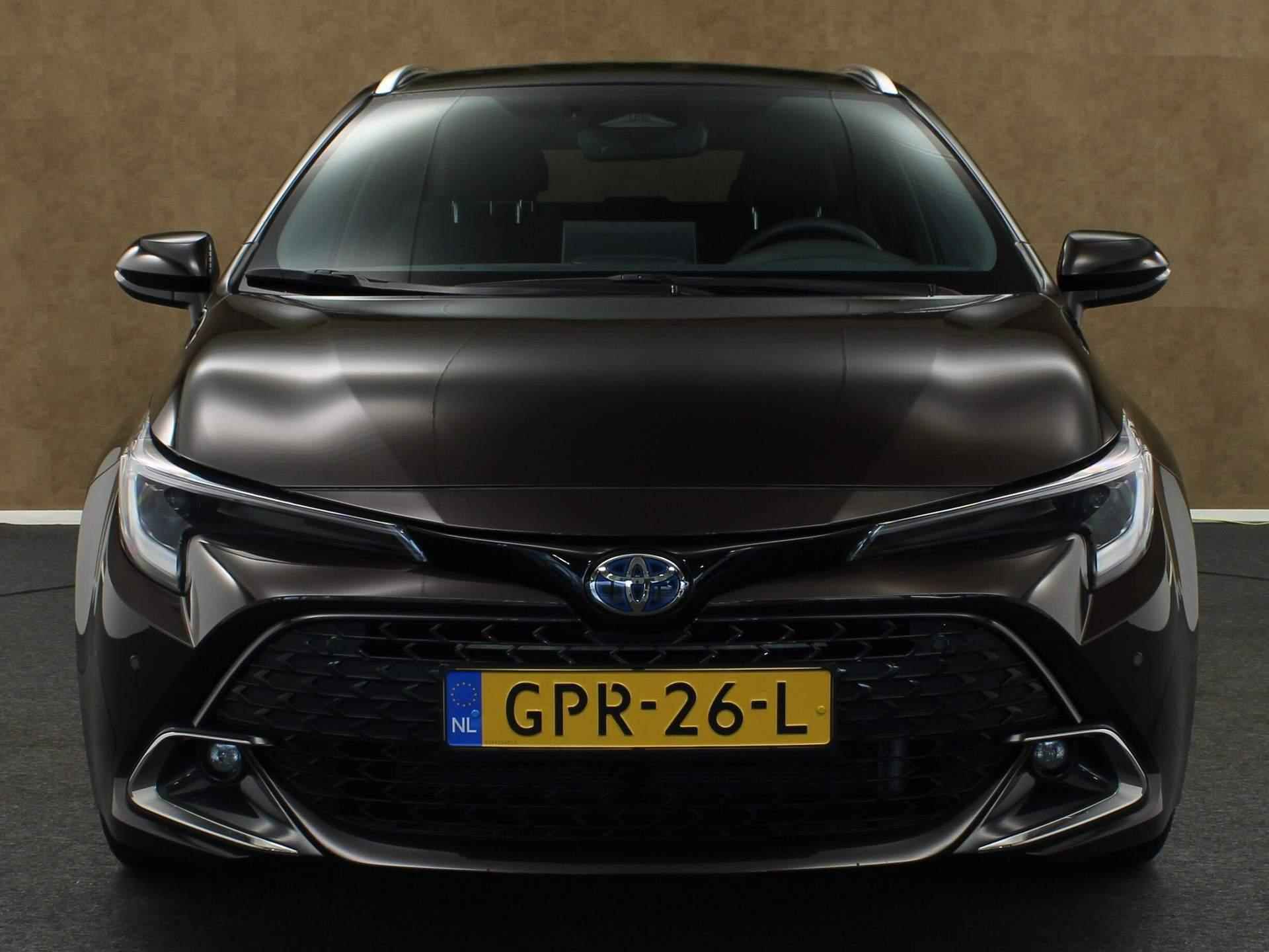 Toyota Corolla Touring Sports Hybrid 140 Business Plus - NAVIGATIE - PARKEERSENSOREN VOOR EN ACHTER - STOEL, STUUR EN VOORRUIT VERWARMING - DODEHOEK DETECTIE - CLIMATE CONTROL - DRAADLOZE OPLADER - 8/38