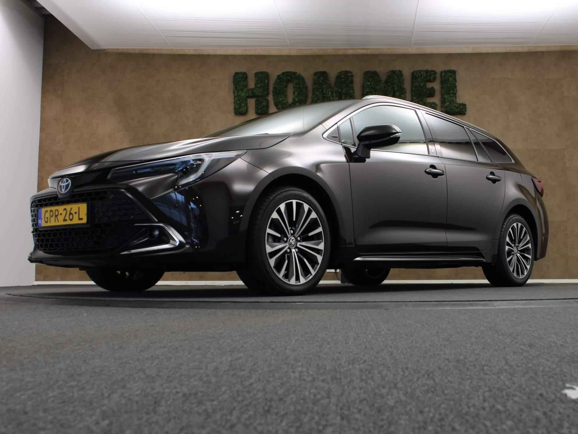 Toyota Corolla Touring Sports Hybrid 140 Business Plus - NAVIGATIE - PARKEERSENSOREN VOOR EN ACHTER - STOEL, STUUR EN VOORRUIT VERWARMING - DODEHOEK DETECTIE - CLIMATE CONTROL - DRAADLOZE OPLADER - 15/38