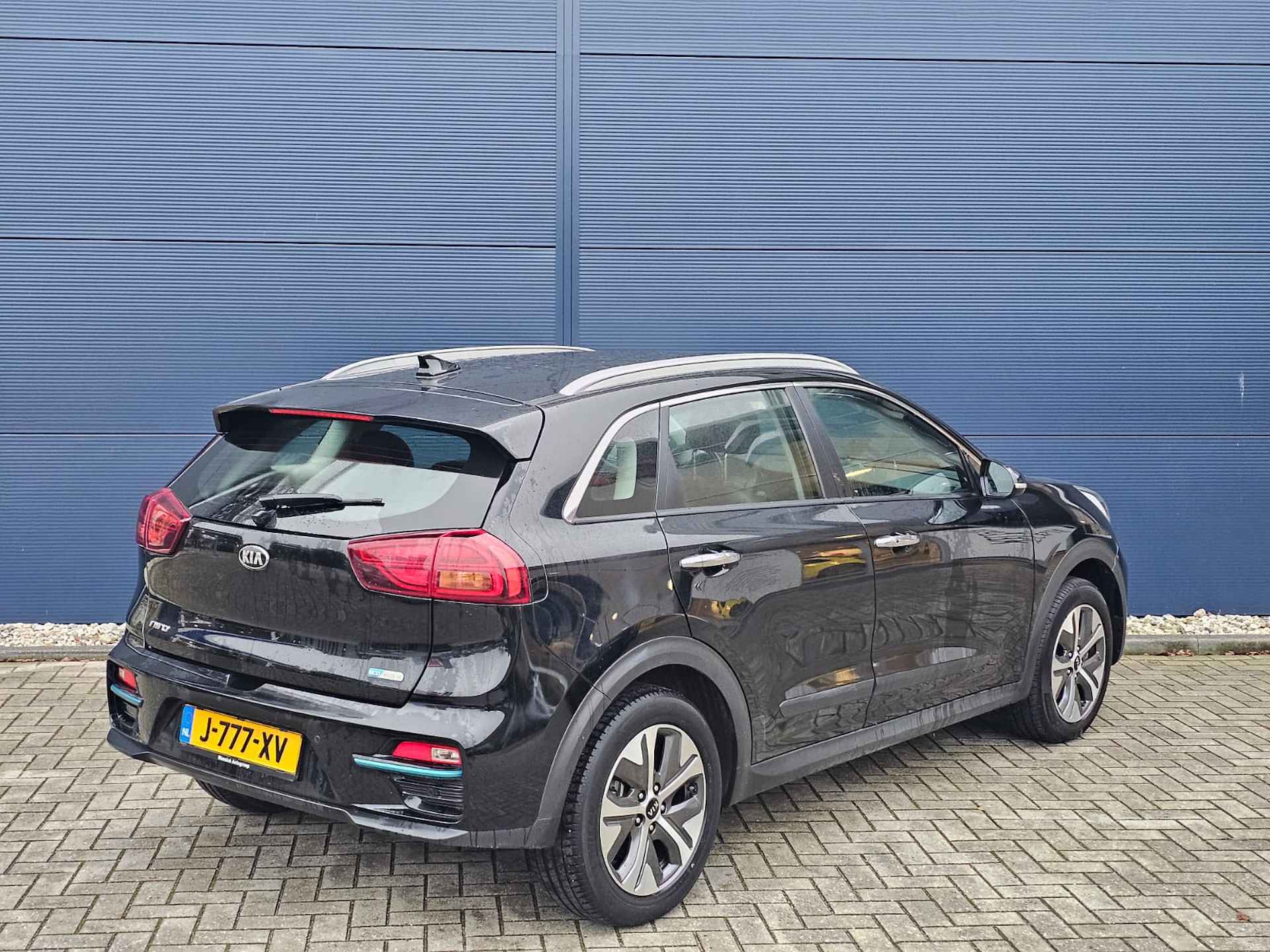 KIA e-Niro Elektrisch 204pk Aut ExecutiveLine | Adaptieve Cruise control | Navigatie | Schuif/Kantel dak | Sfeerverlichting | Climate Control | - 4/39