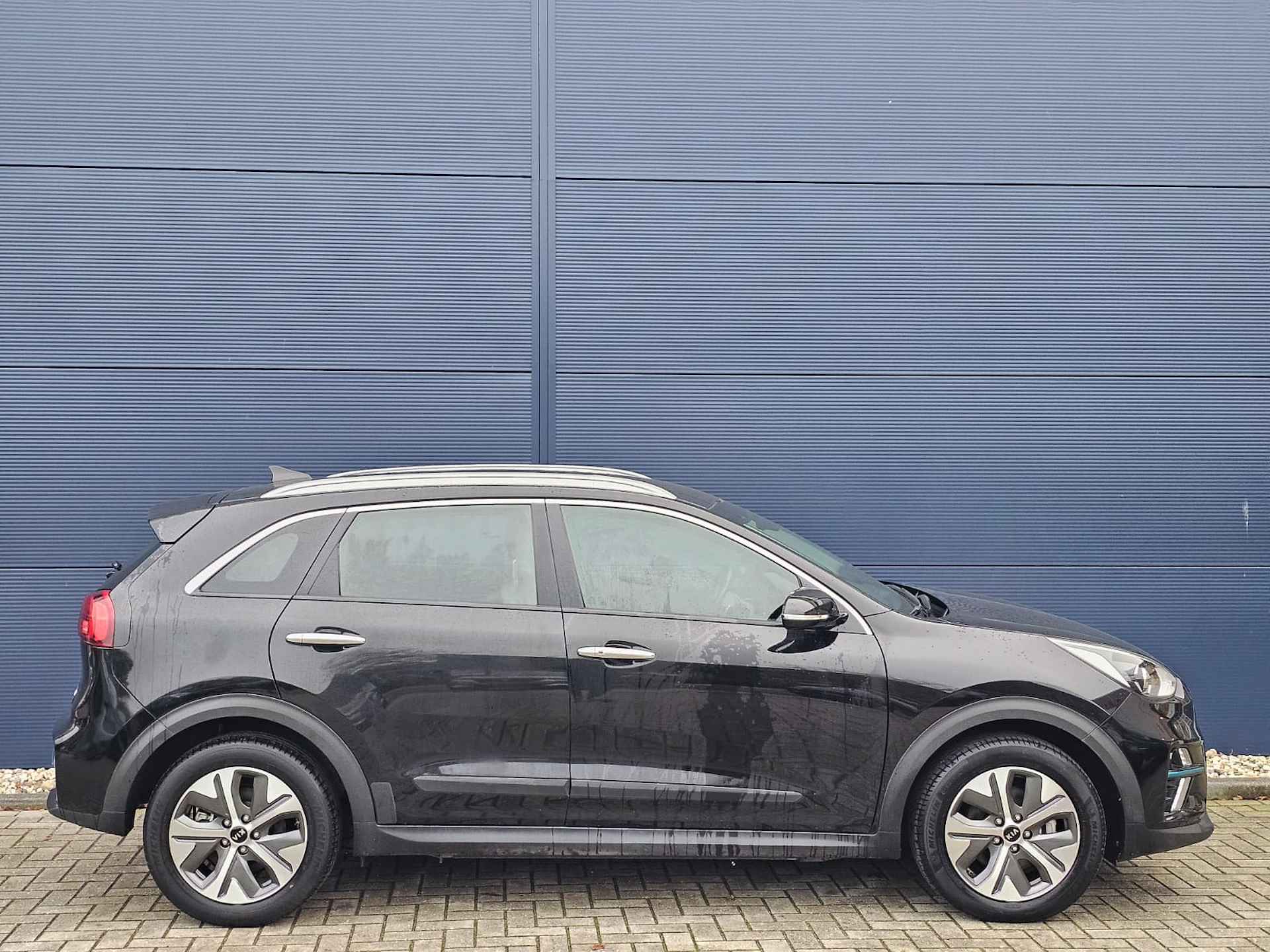 KIA e-Niro Elektrisch 204pk Aut ExecutiveLine | Adaptieve Cruise control | Navigatie | Schuif/Kantel dak | Sfeerverlichting | Climate Control | - 5/39