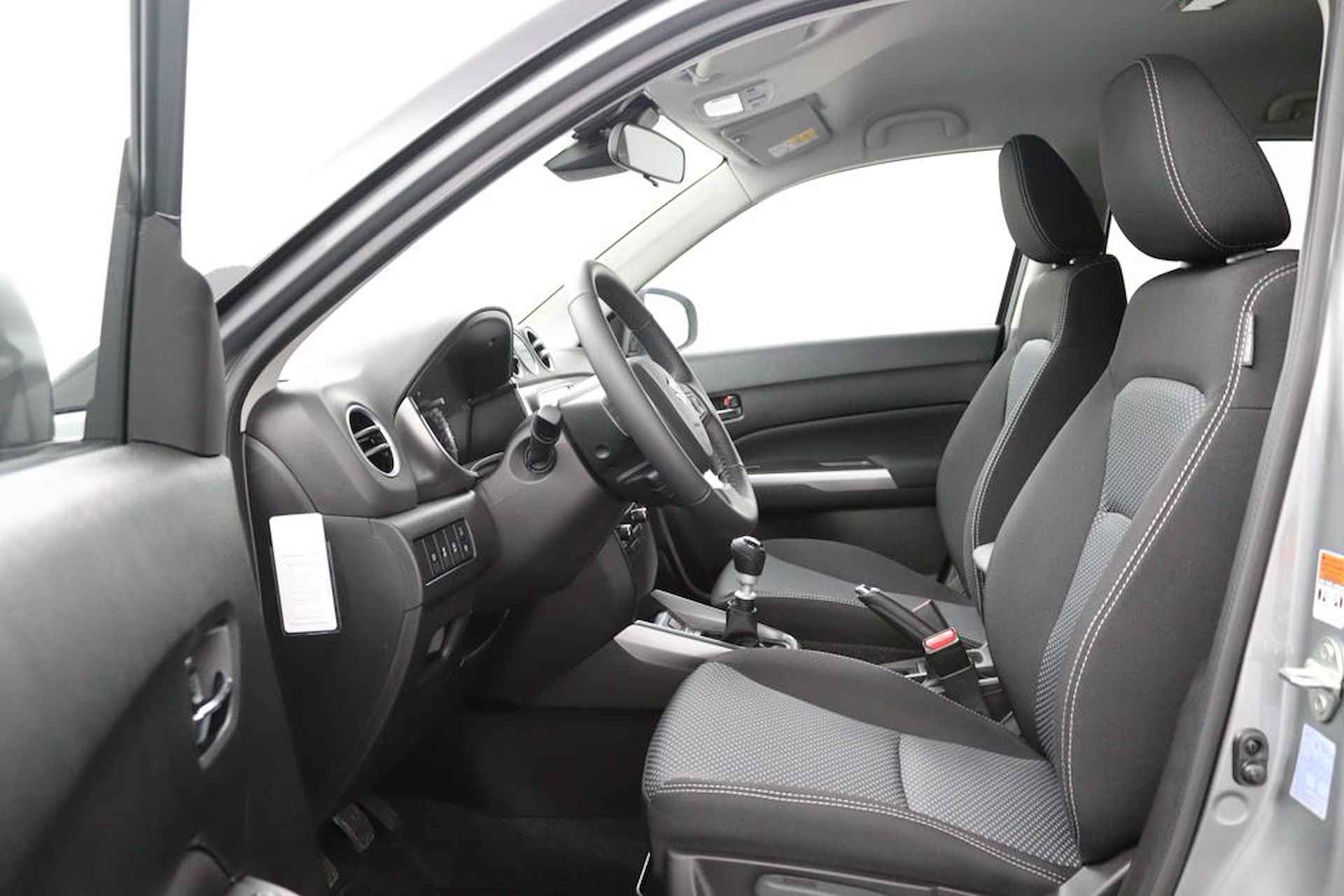Suzuki Vitara 1.4 Boosterjet Select Smart Hybrid | Bi Tone | Navigatie | 6 jaar Garantie | Dodehoek Detectie | Stoelverwarming | - 9/43