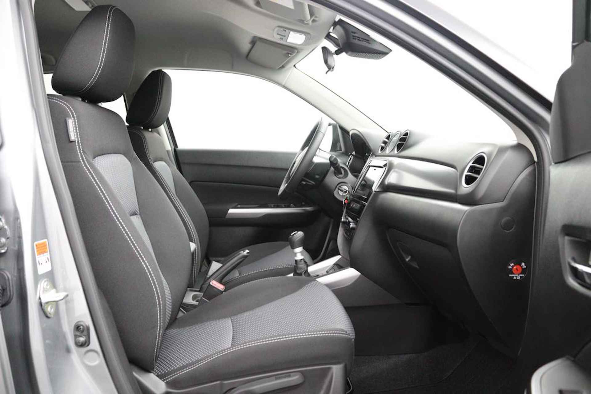 Suzuki Vitara 1.4 Boosterjet Select Smart Hybrid | Bi Tone | Navigatie | 6 jaar Garantie | Dodehoek Detectie | Stoelverwarming | - 10/43
