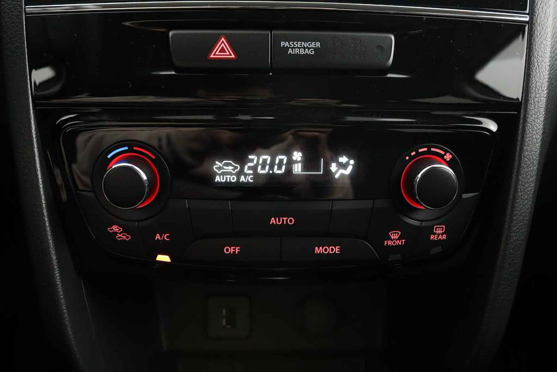 Suzuki Vitara 1.4 Boosterjet Select Smart Hybrid | Bi Tone | Navigatie | 6 jaar Garantie | Dodehoek Detectie | Stoelverwarming | - 16/43
